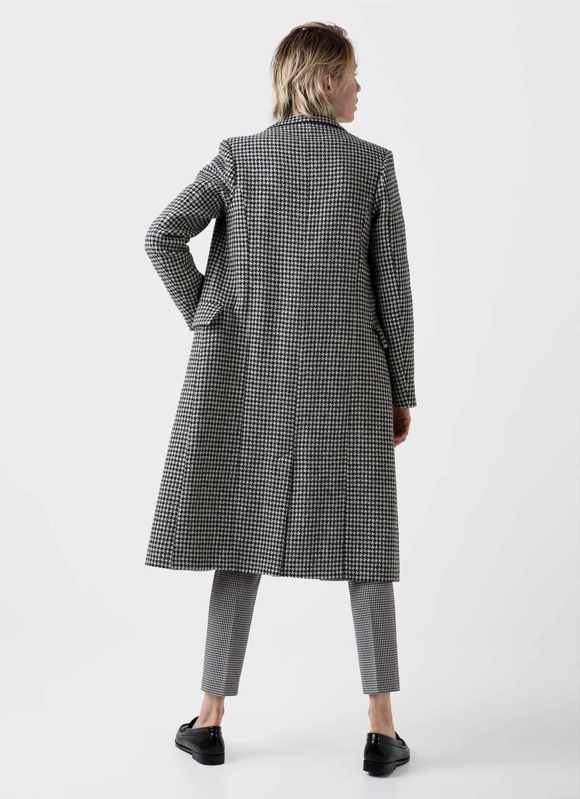 Women's Edie Campbell Harris Tweed Coat in Black/Ecru Check
