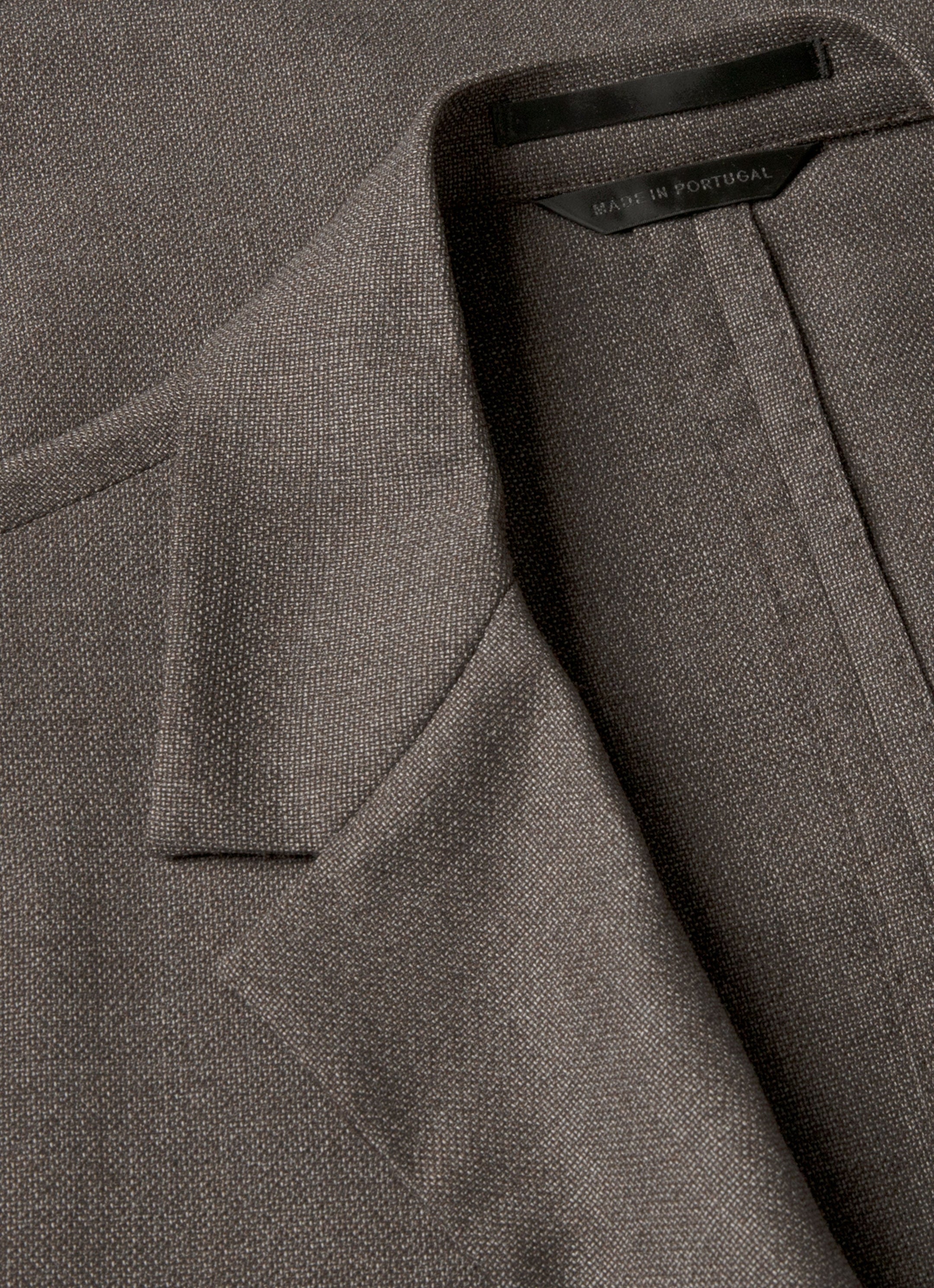 Men's Lightweight Travel Wool Two-Piece Suit in Light Coffee Melange