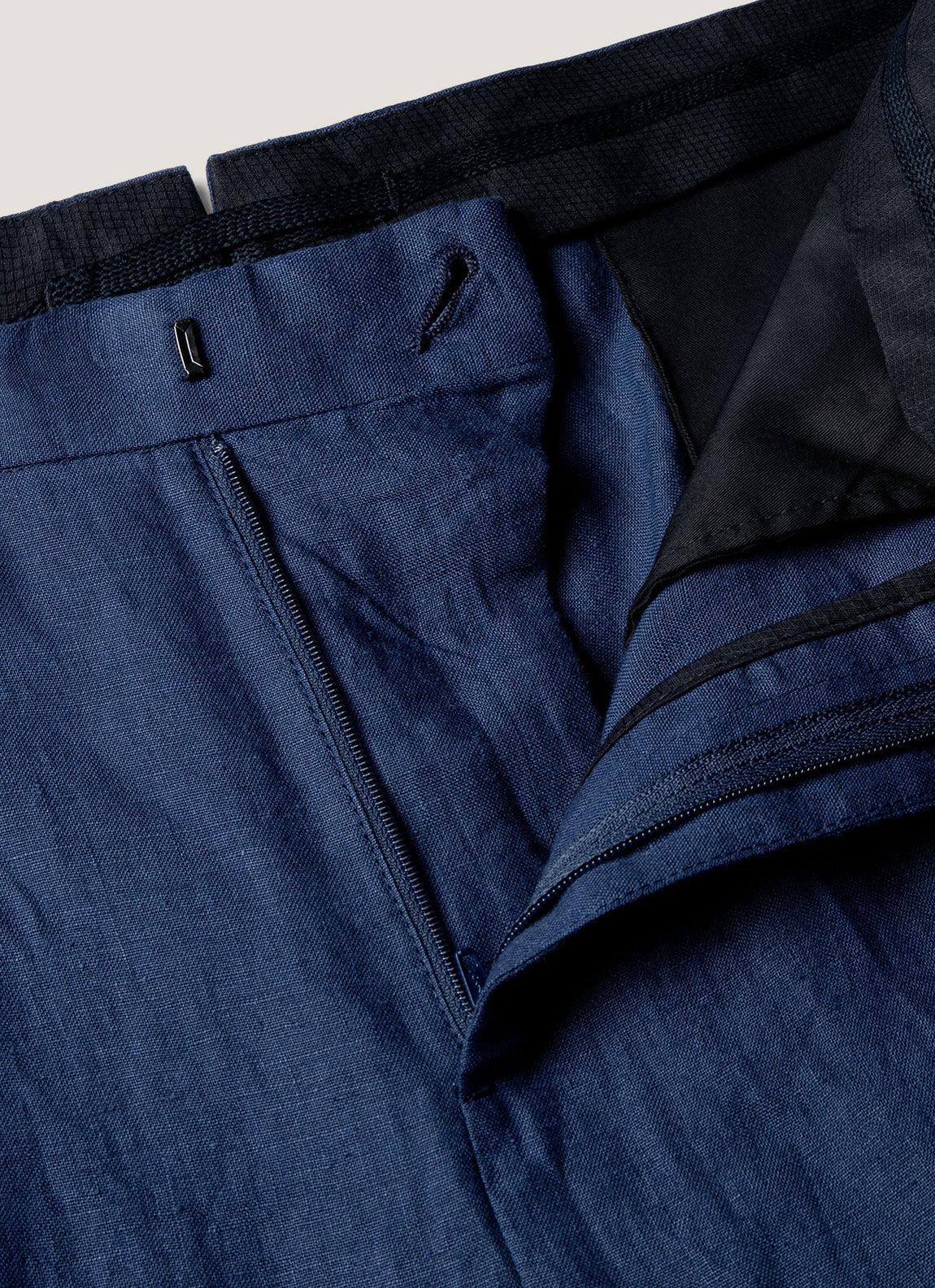 Men's Linen Two-Piece Suit in Light Navy