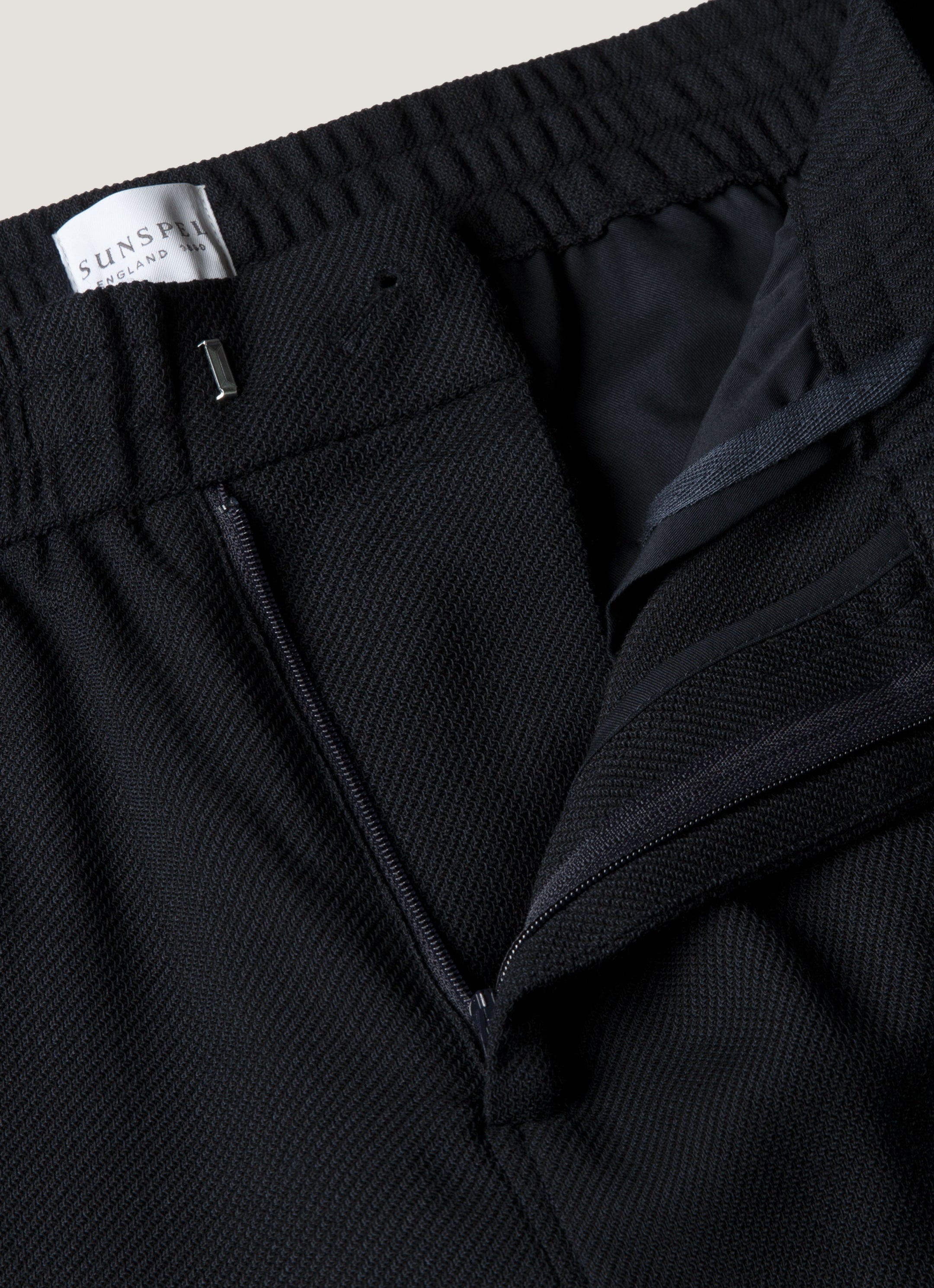 Men's Textured Wool Drawstring Trouser in Navy