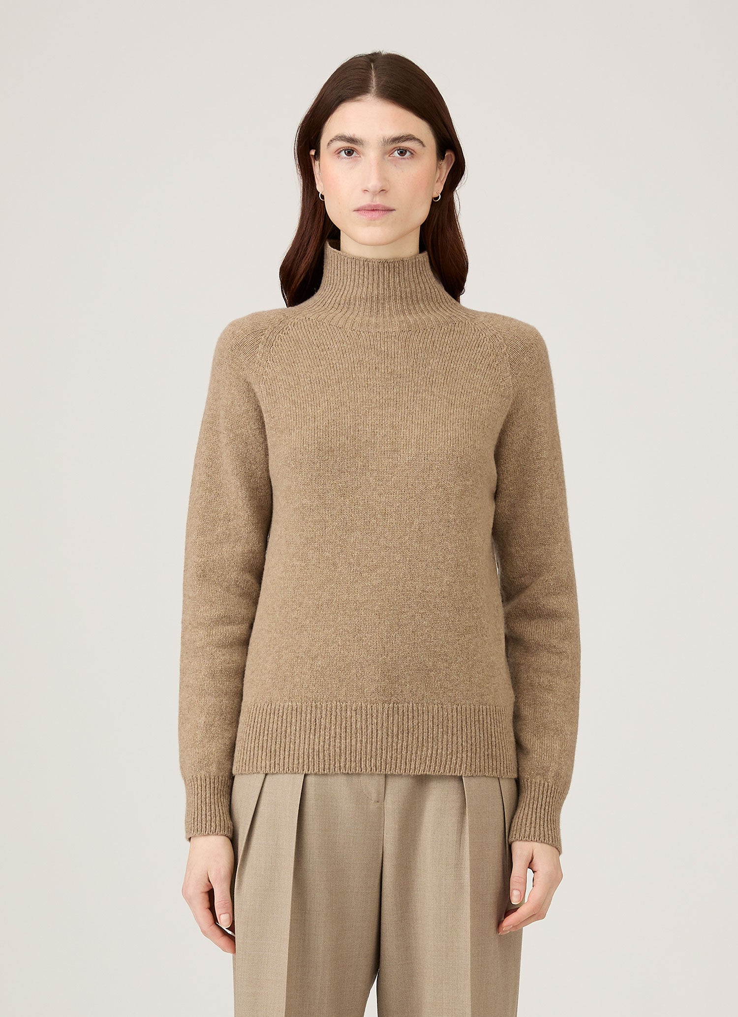 Women's Lambswool Funnel Neck Jumper in Mink