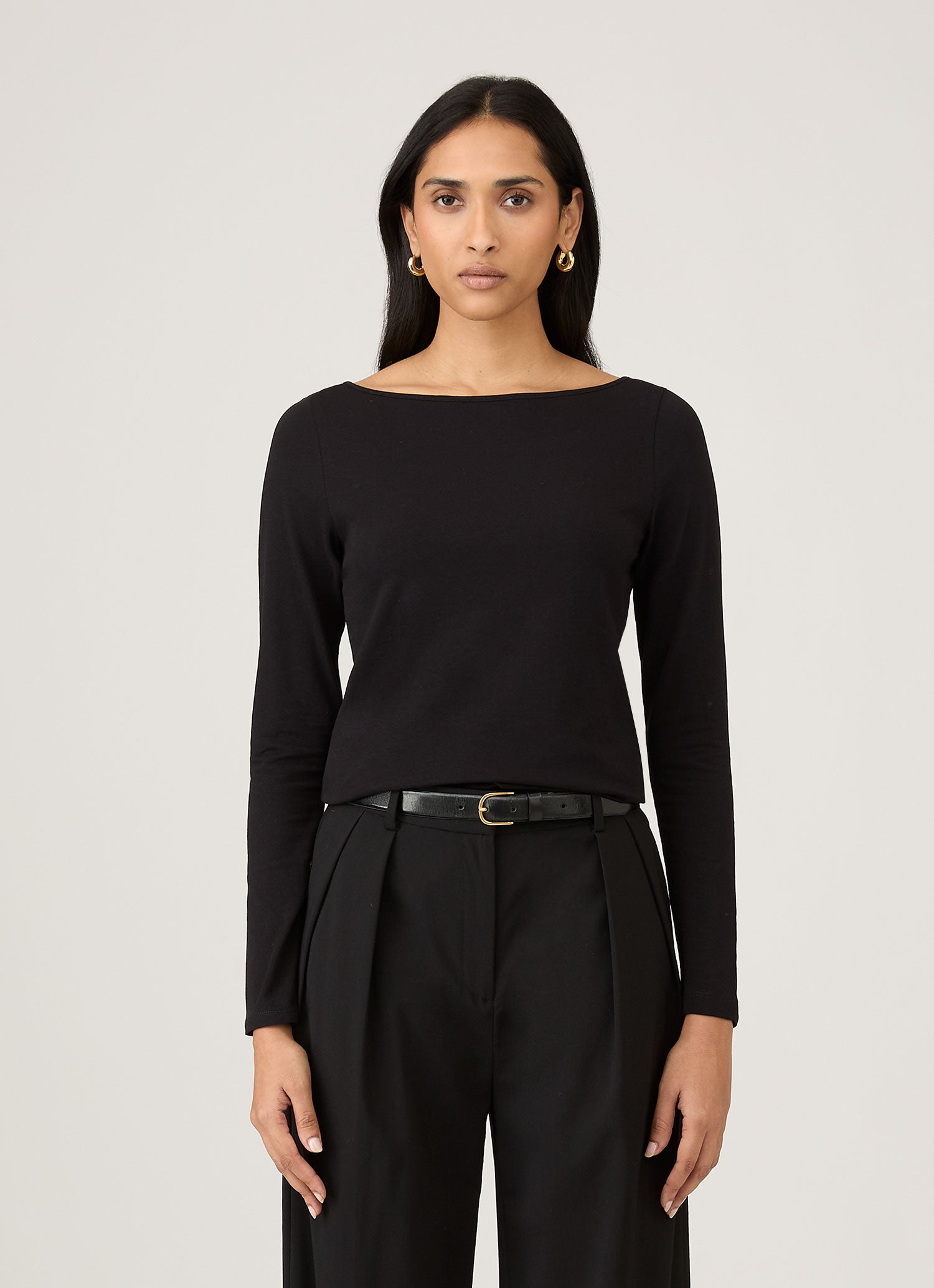 ストレッチコットン スラッシュネック トップ（Black）| Sunspel