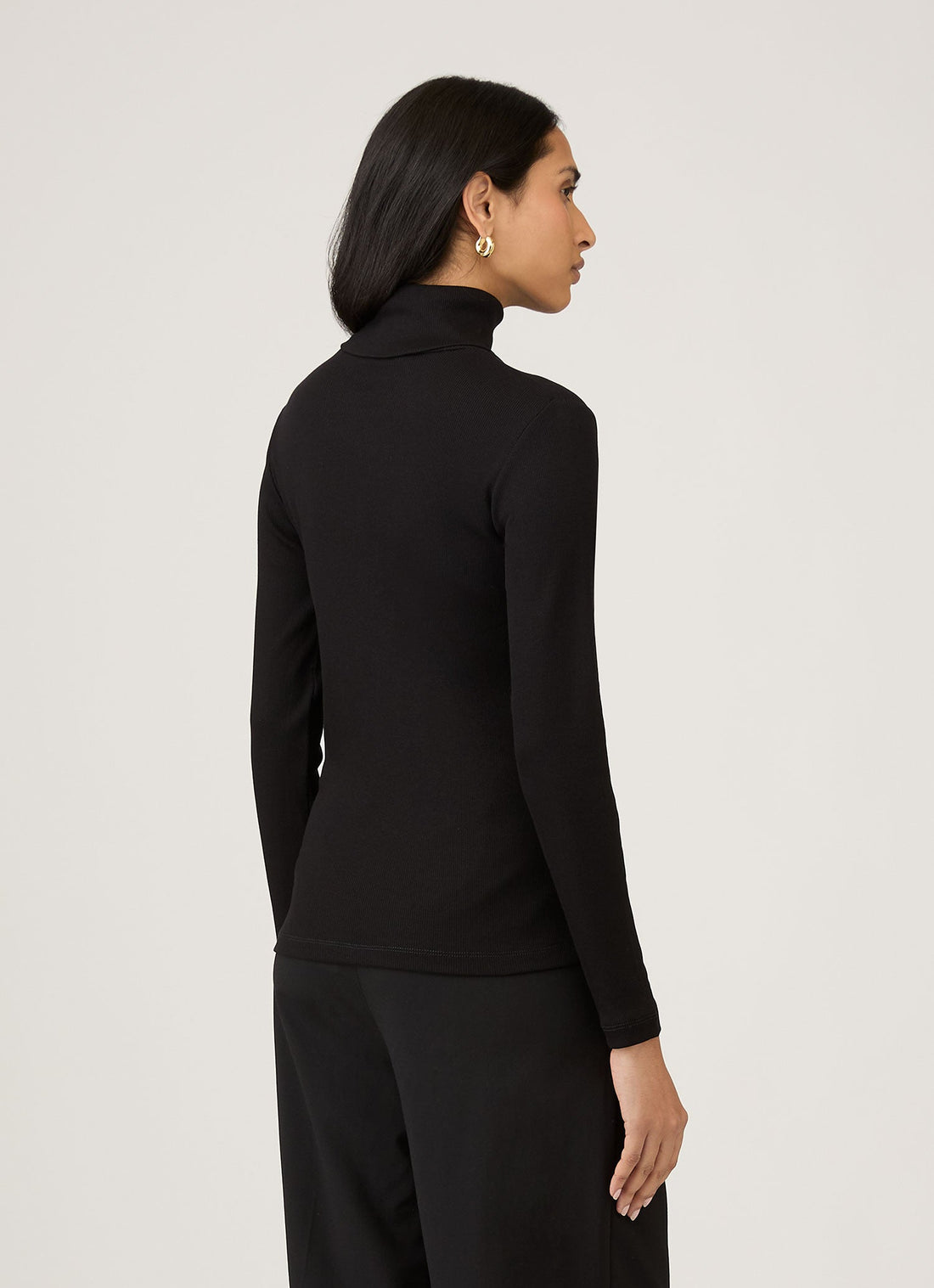 Women's Ribbbed Roll Neck in Black