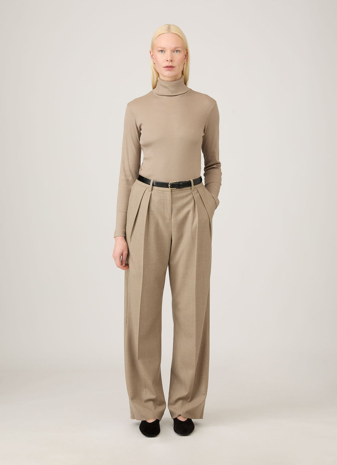 Women's Ribbbed Roll Neck in Mink