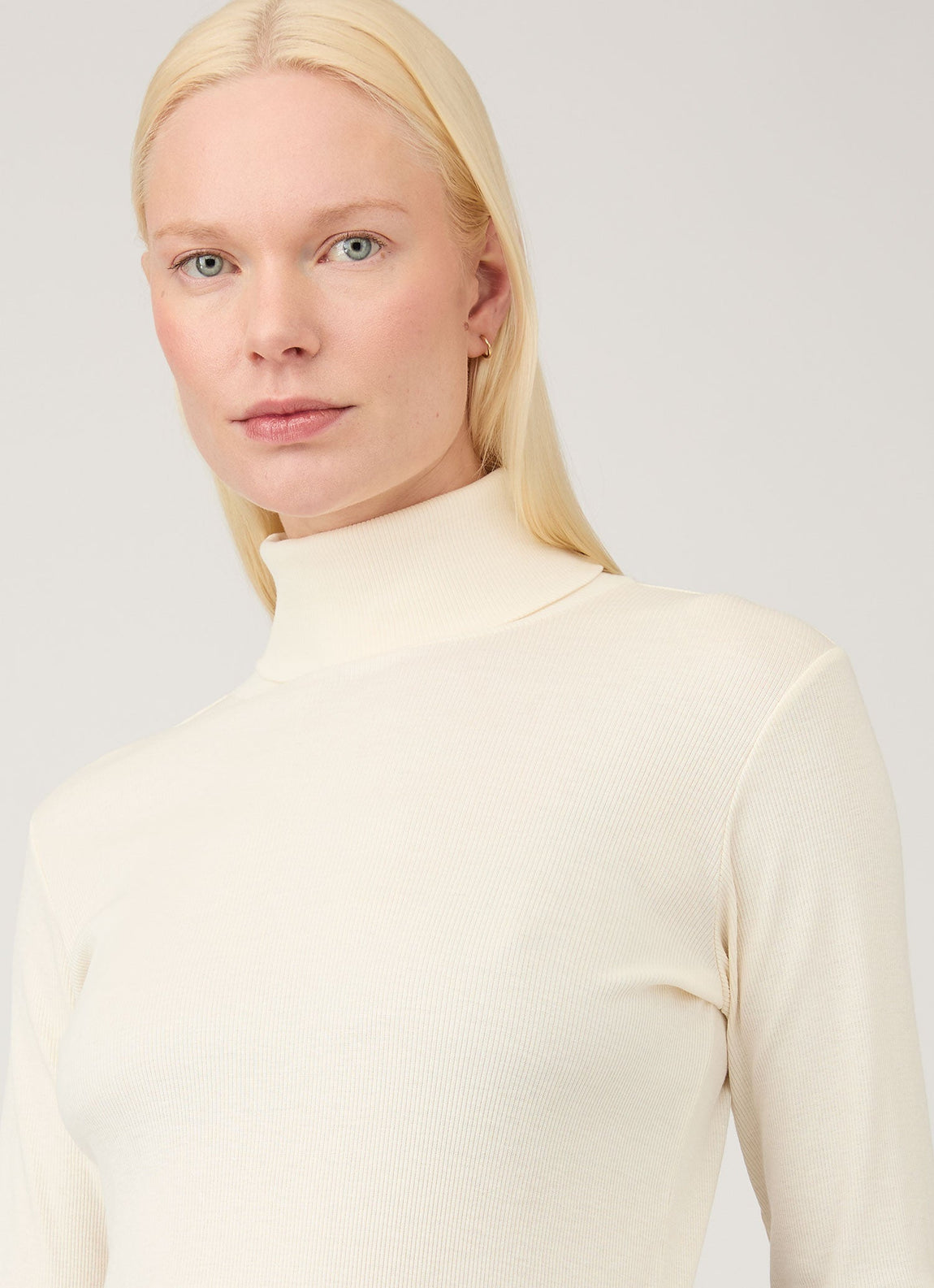 Women's Ribbbed Roll Neck in Ecru