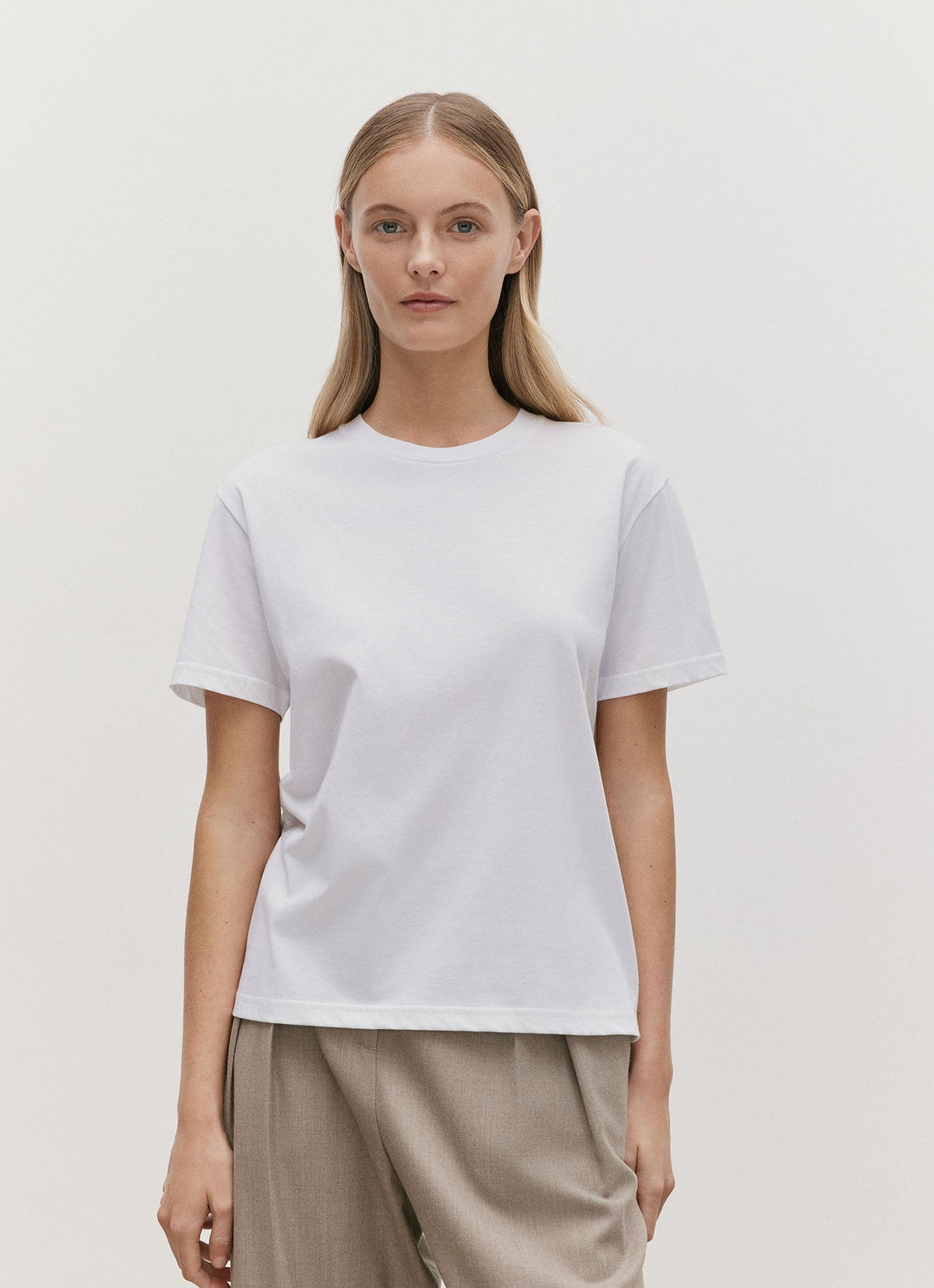 ボーイフィット Tシャツ