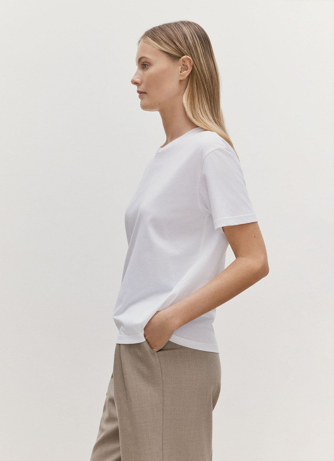 ボーイフィット Tシャツ