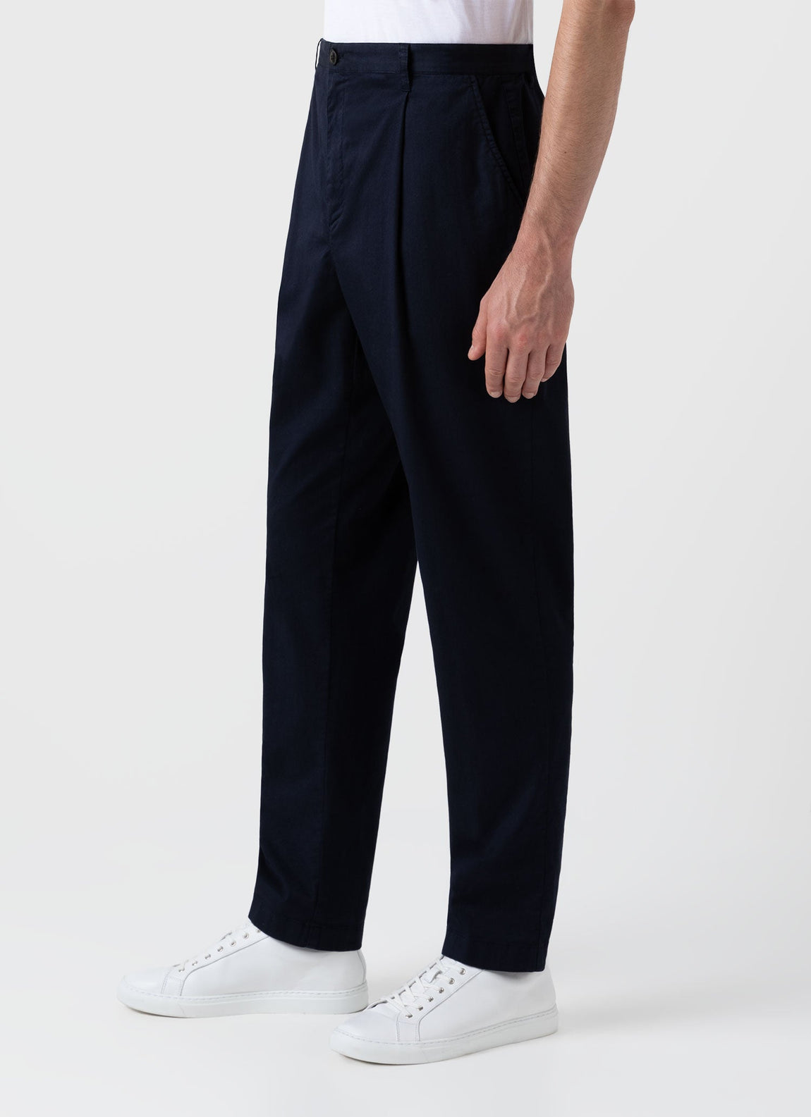 Men's Pleated Twill Trouser in Navy