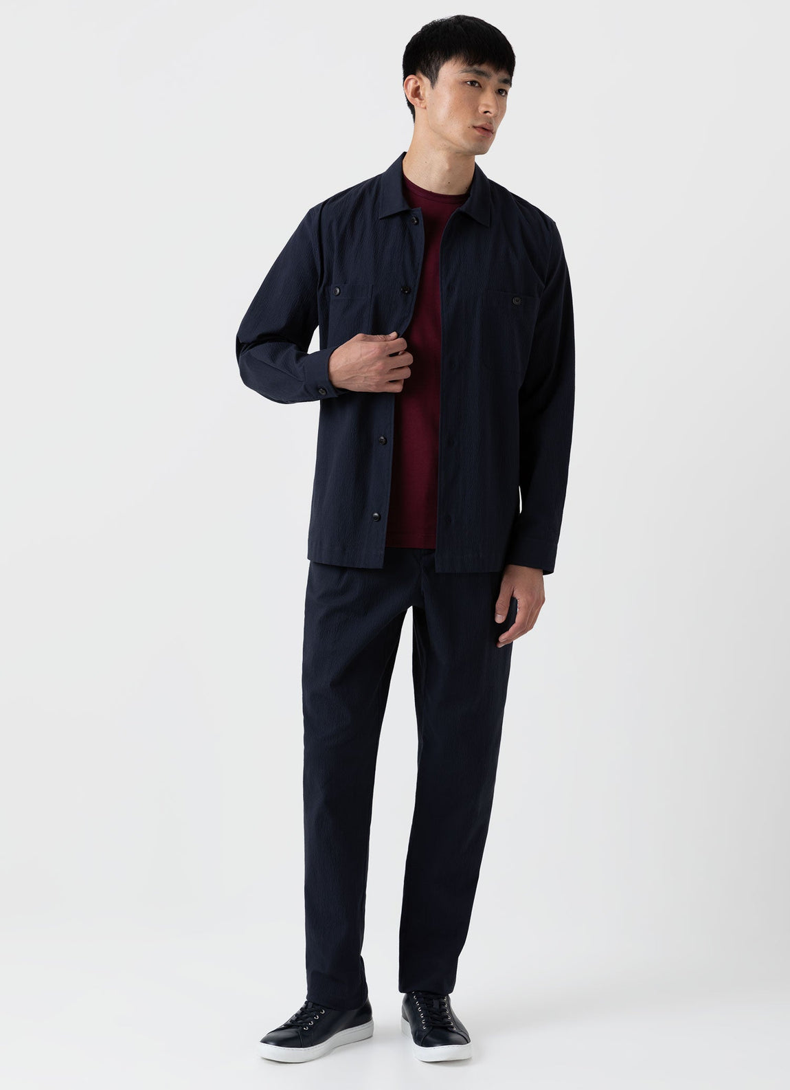 Men's Pleated Seersucker Trouser in Navy