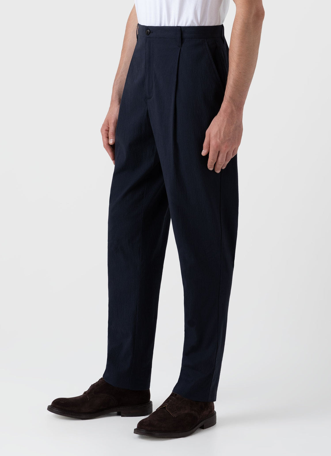 Men's Pleated Seersucker Trouser in Navy