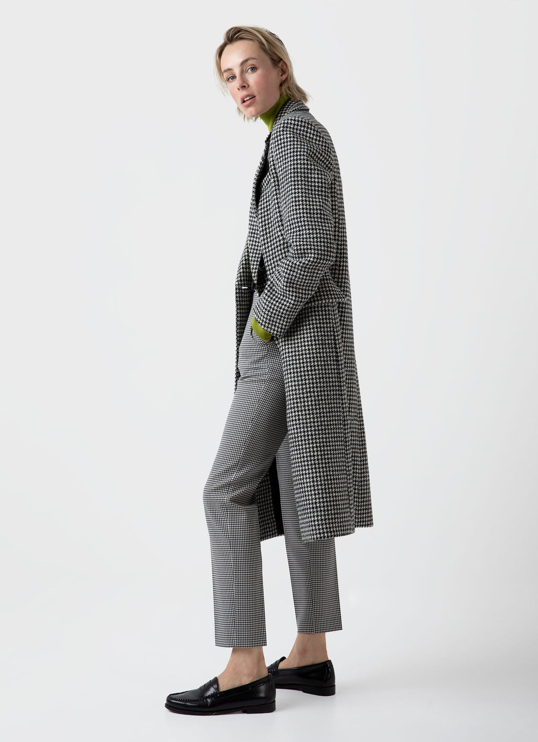 Women's Edie Campbell Harris Tweed Coat in Black/Ecru Check