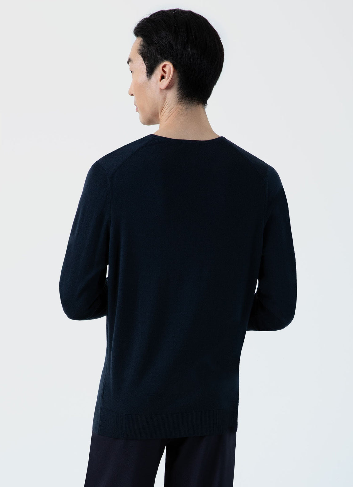 Men's Extra-Fine Merino V Neck in Light Navy