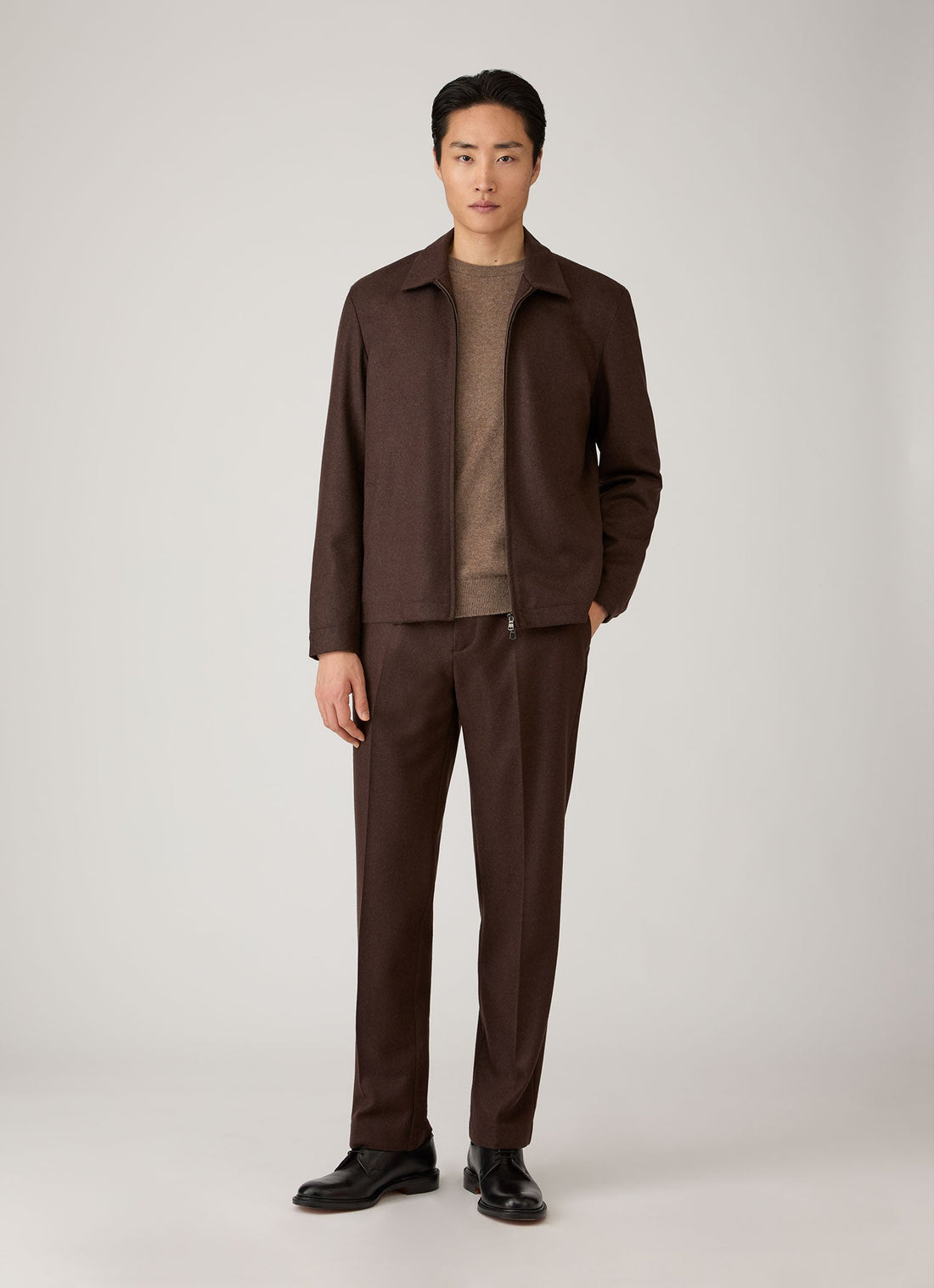 Men's Cashmere Crew Neck Jumper in Taupe