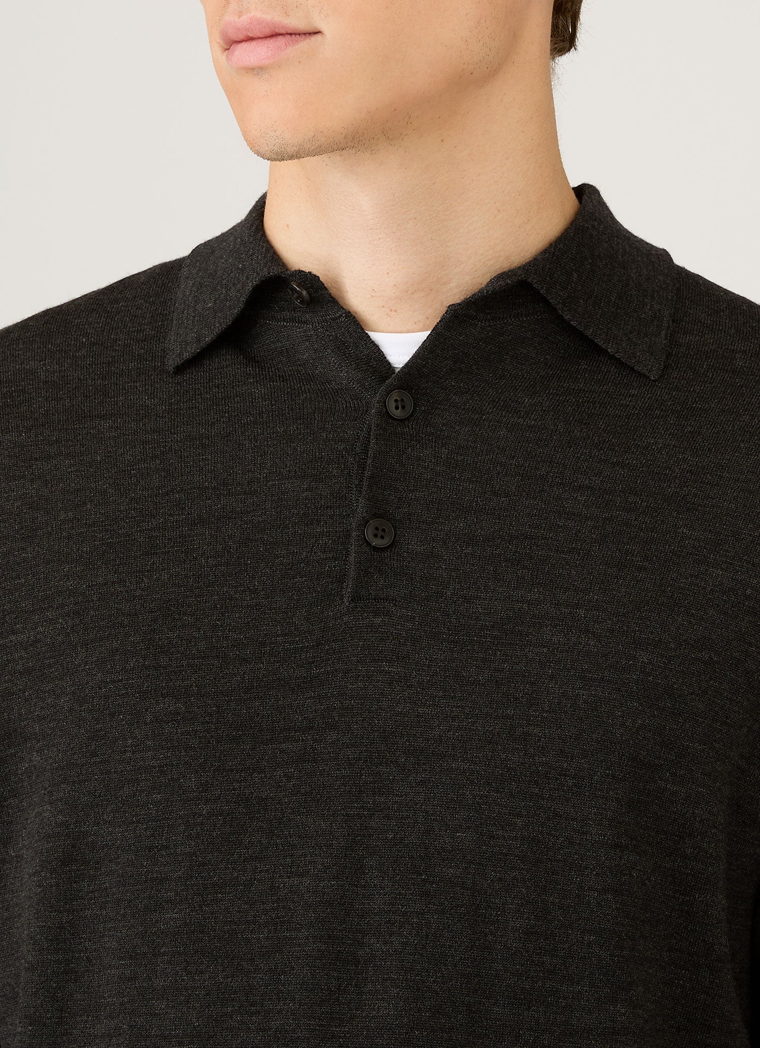 エクストラファインメリノ ニットポロシャツ（Charcoal Melange）| Sunspel