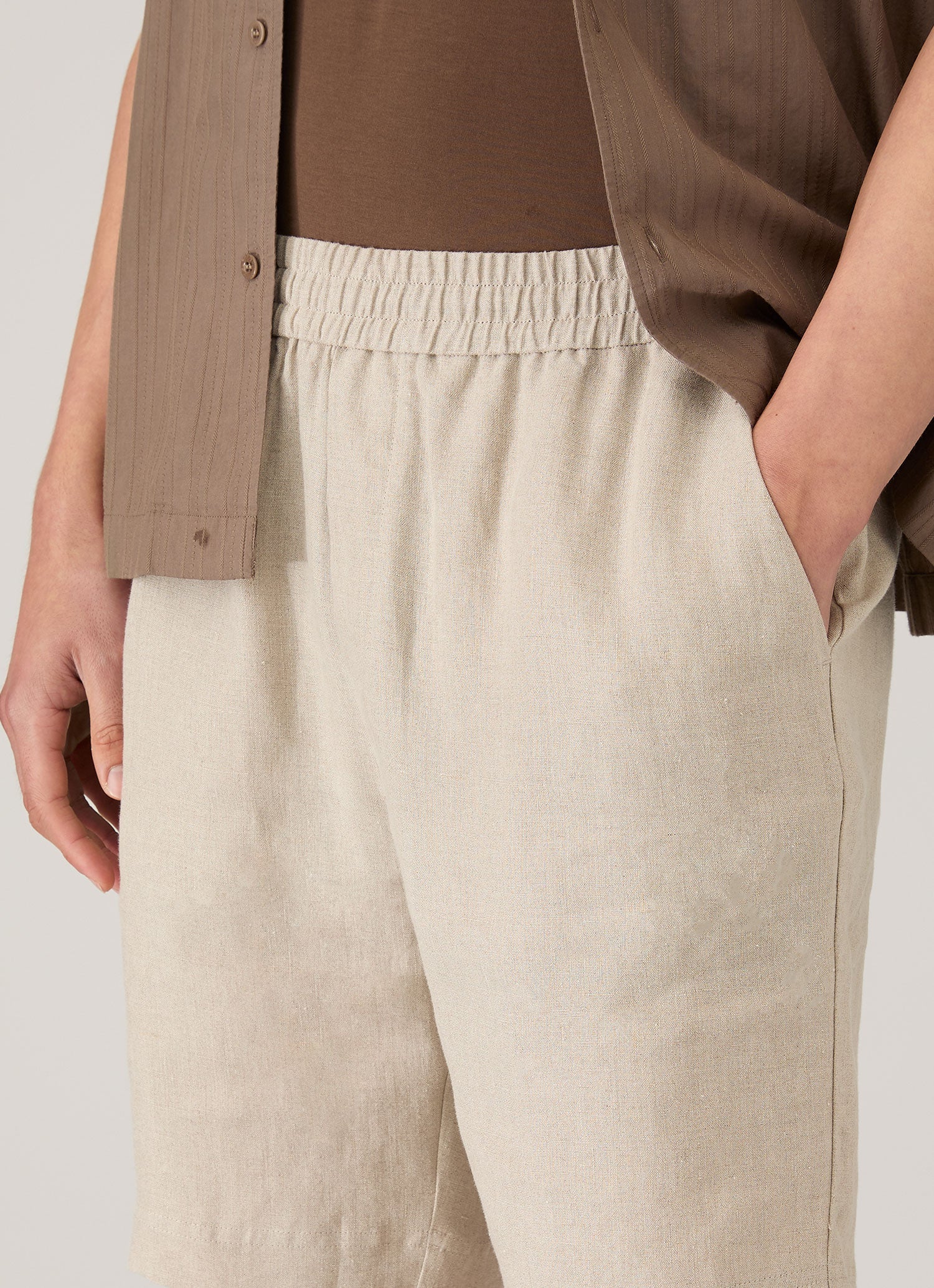 Men's Linen Drawstring Short in Sand
