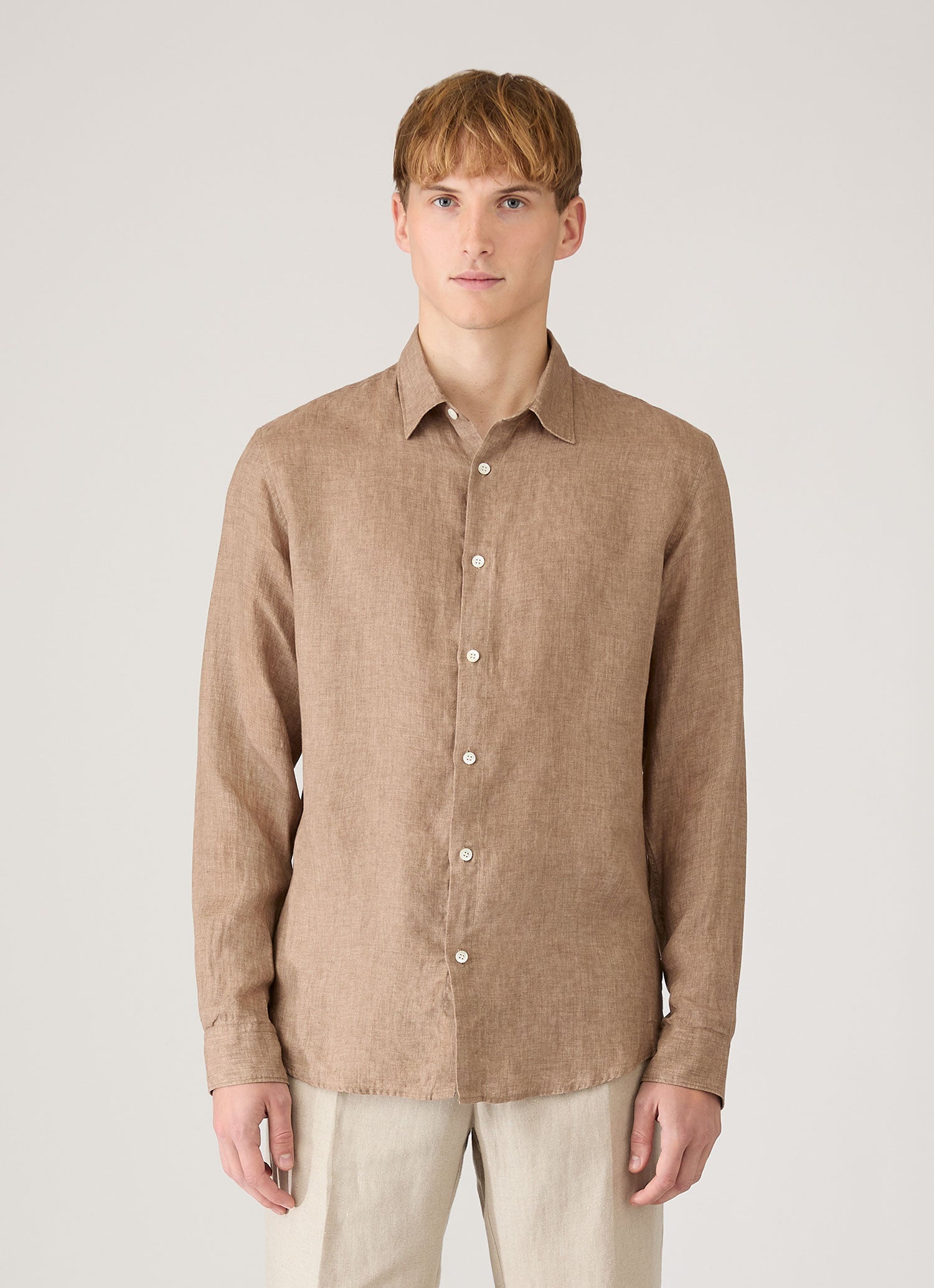 リネン シャツ（Walnut）| Sunspel