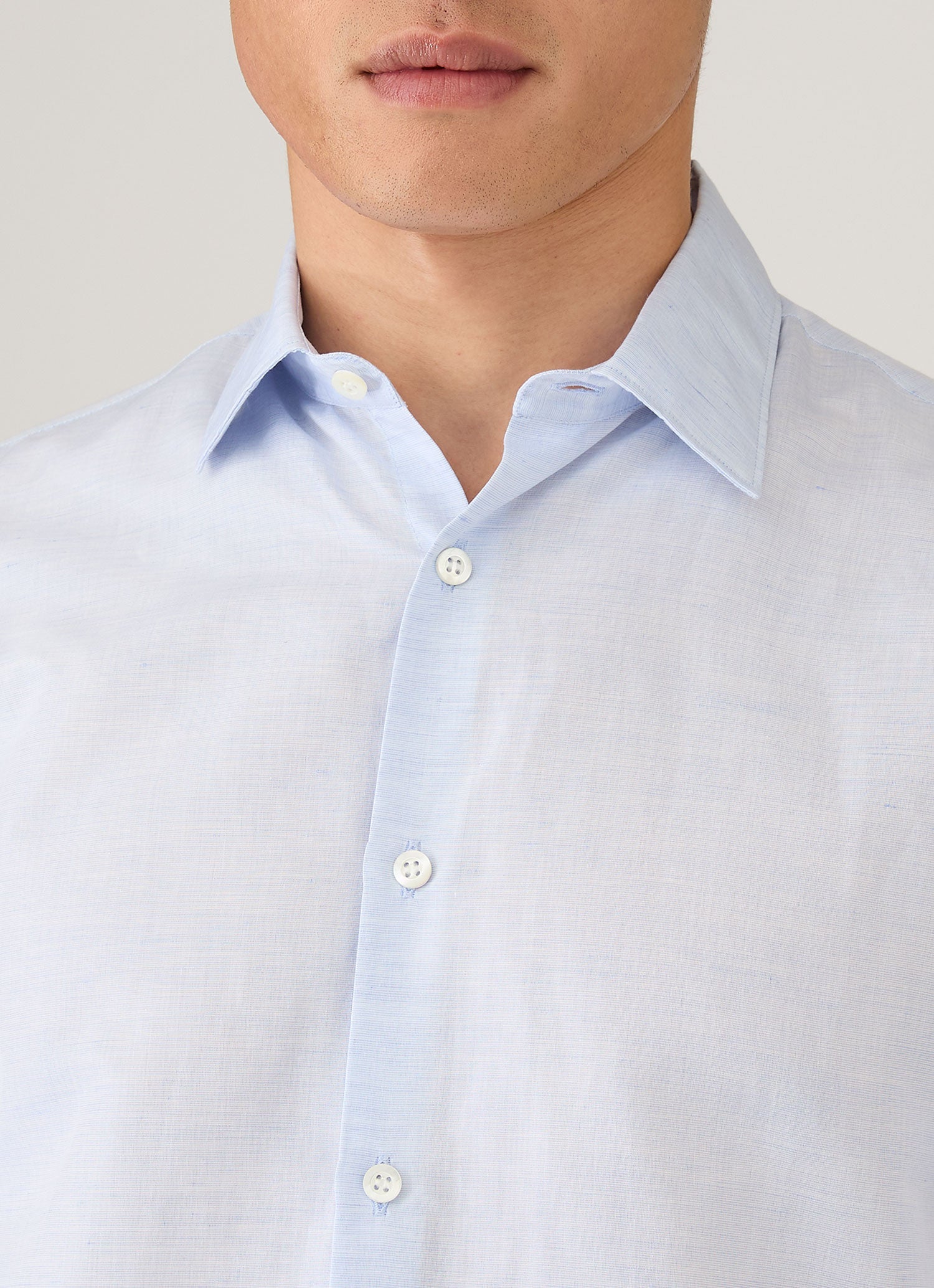 シーアイランドコットン リネン シャツ（Light Blue）| Sunspel