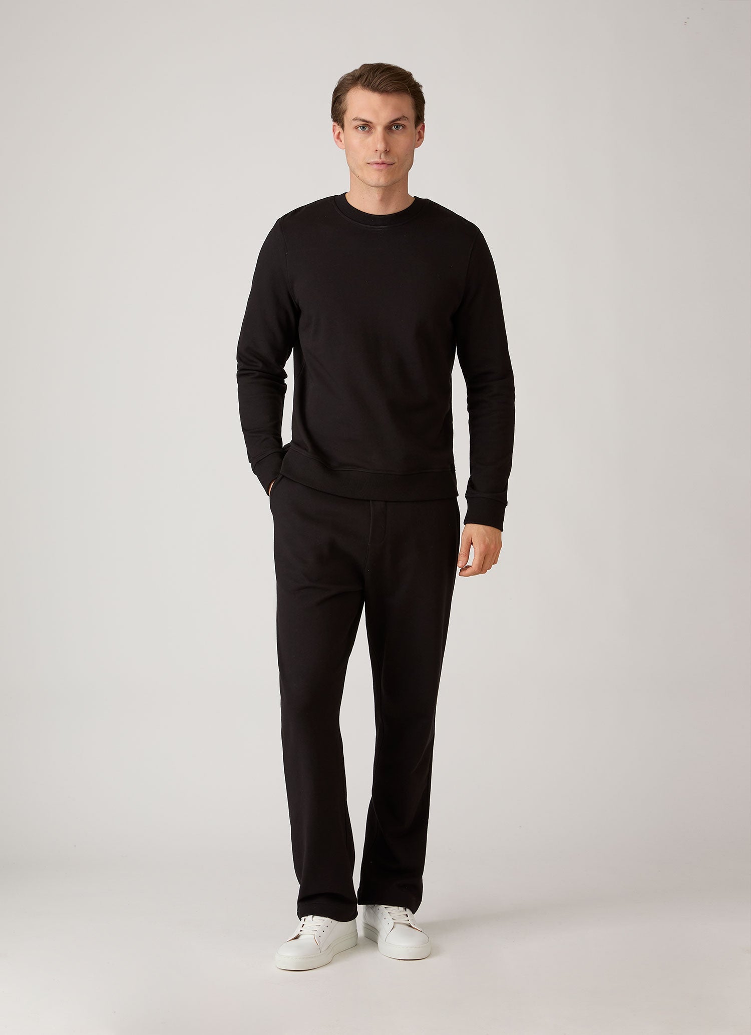 スーピマループバックスウェットシャツ（Black）| Sunspel