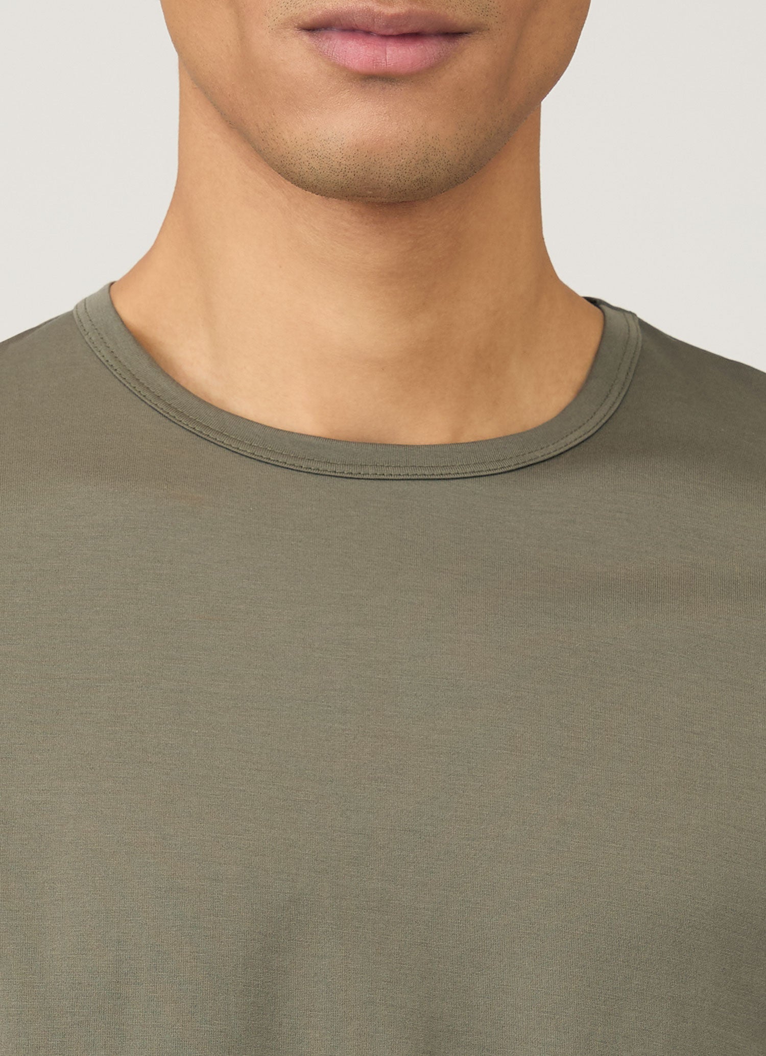 クラシックTシャツ（Khaki）| Sunspel