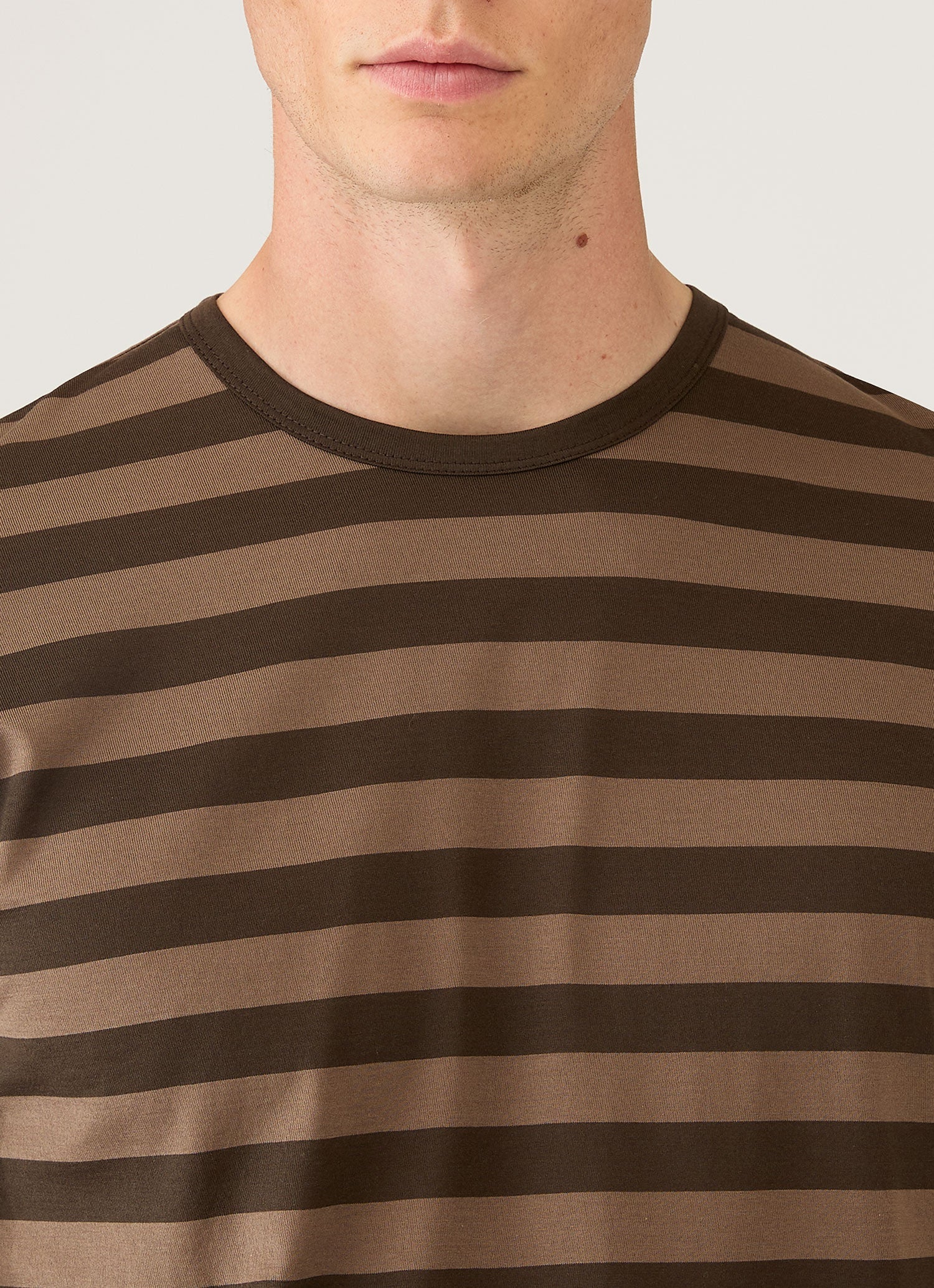 クラシック Tシャツ（Dark Cedar/Dark Chocolate）| Sunspel