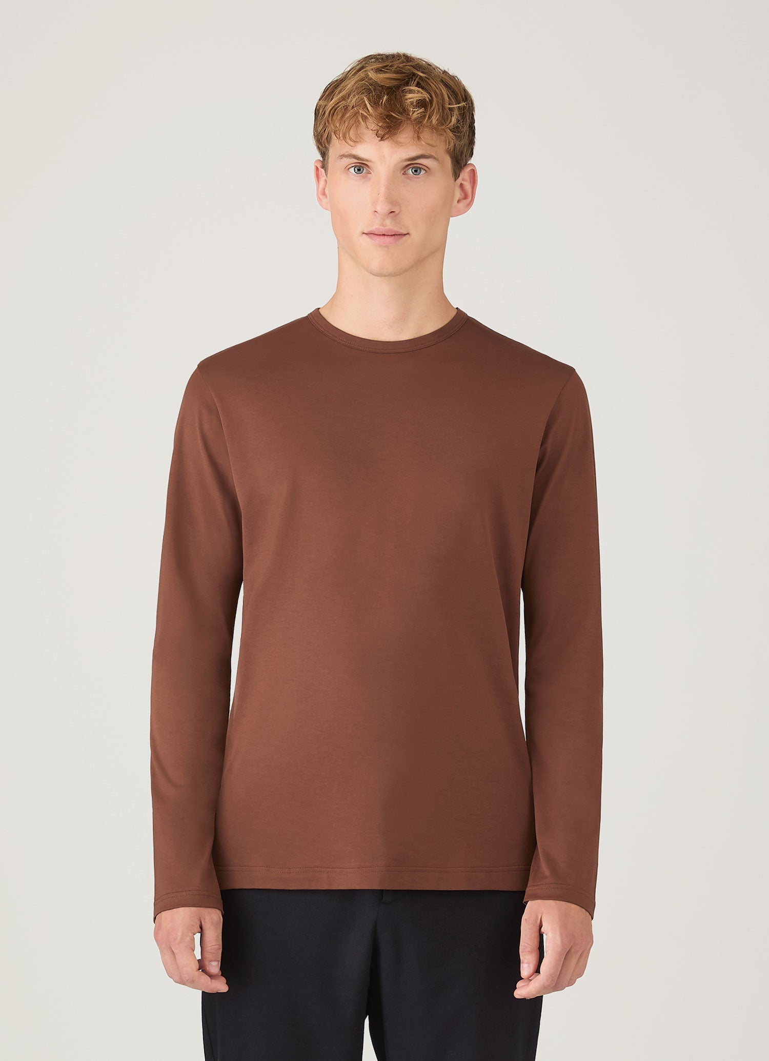 ロングスリーブ（クラシック）Tシャツ（Conker Brown）| Sunspel