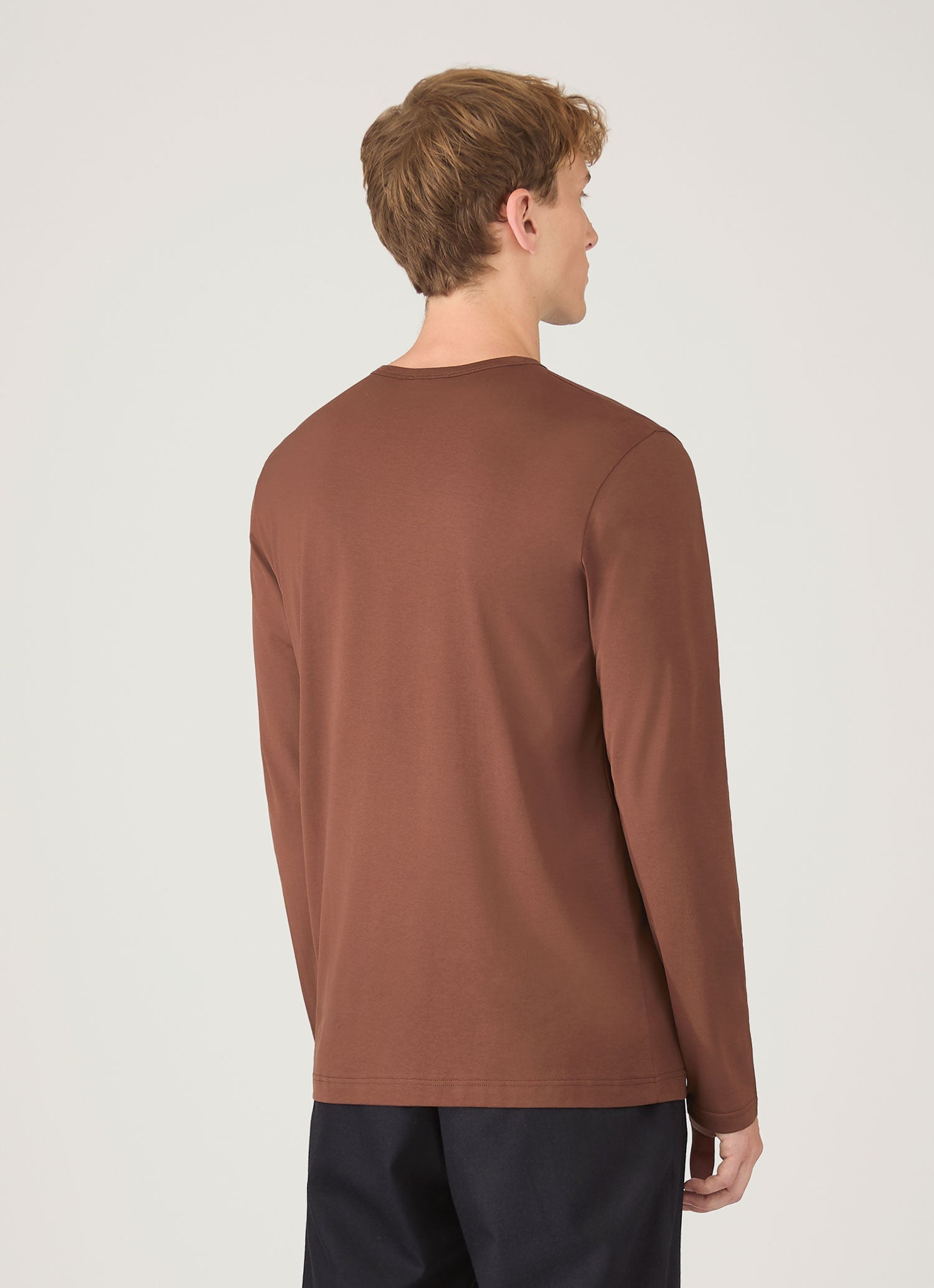 ロングスリーブ（クラシック）Tシャツ（Conker Brown）| Sunspel