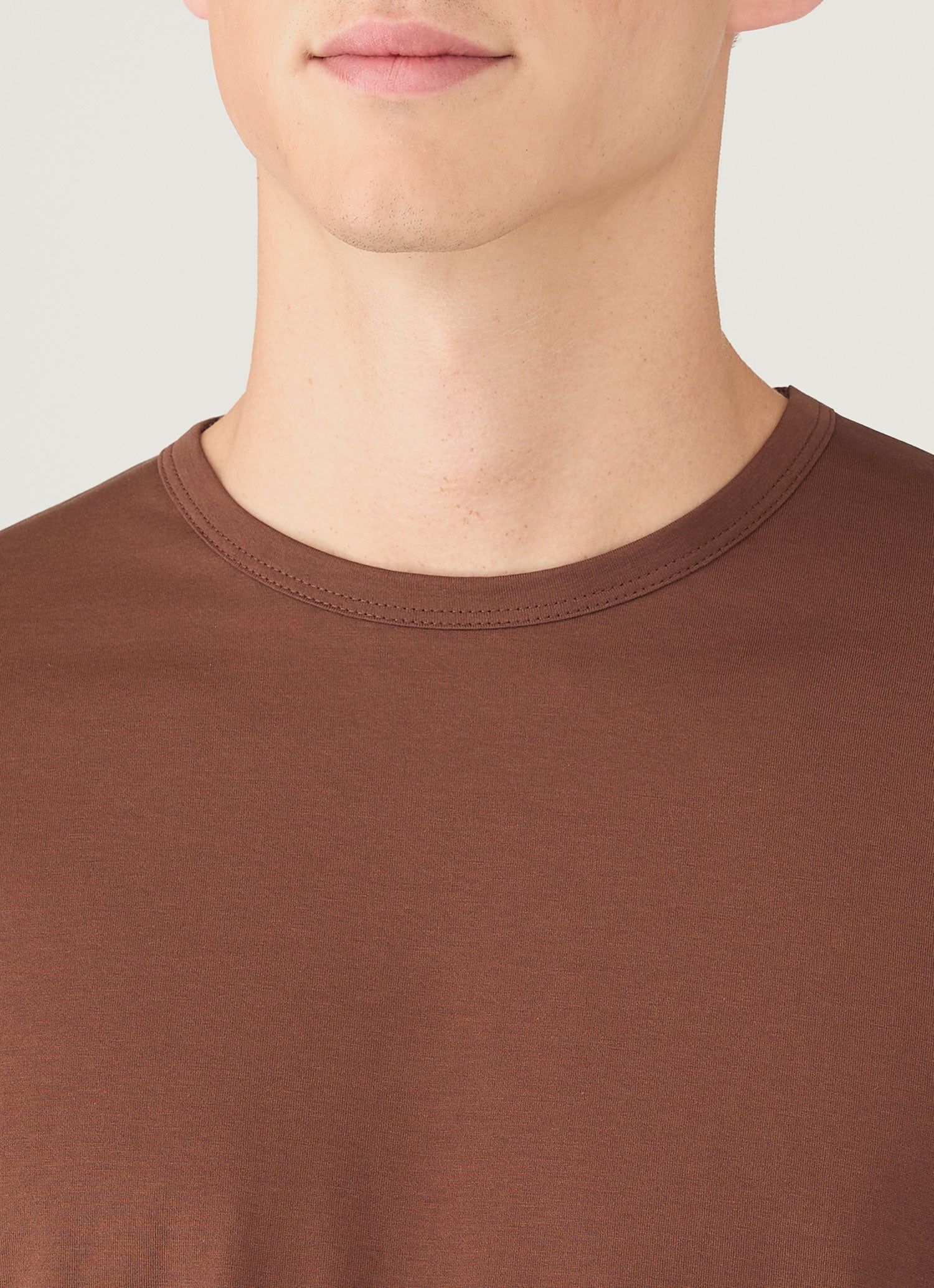 ロングスリーブ（クラシック）Tシャツ（Conker Brown）| Sunspel