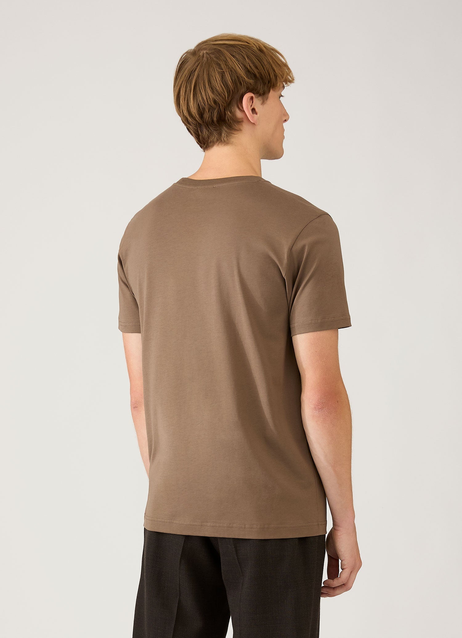 リヴィエラ（ミッドウェイト） Tシャツ（Dark Cedar）| Sunspel