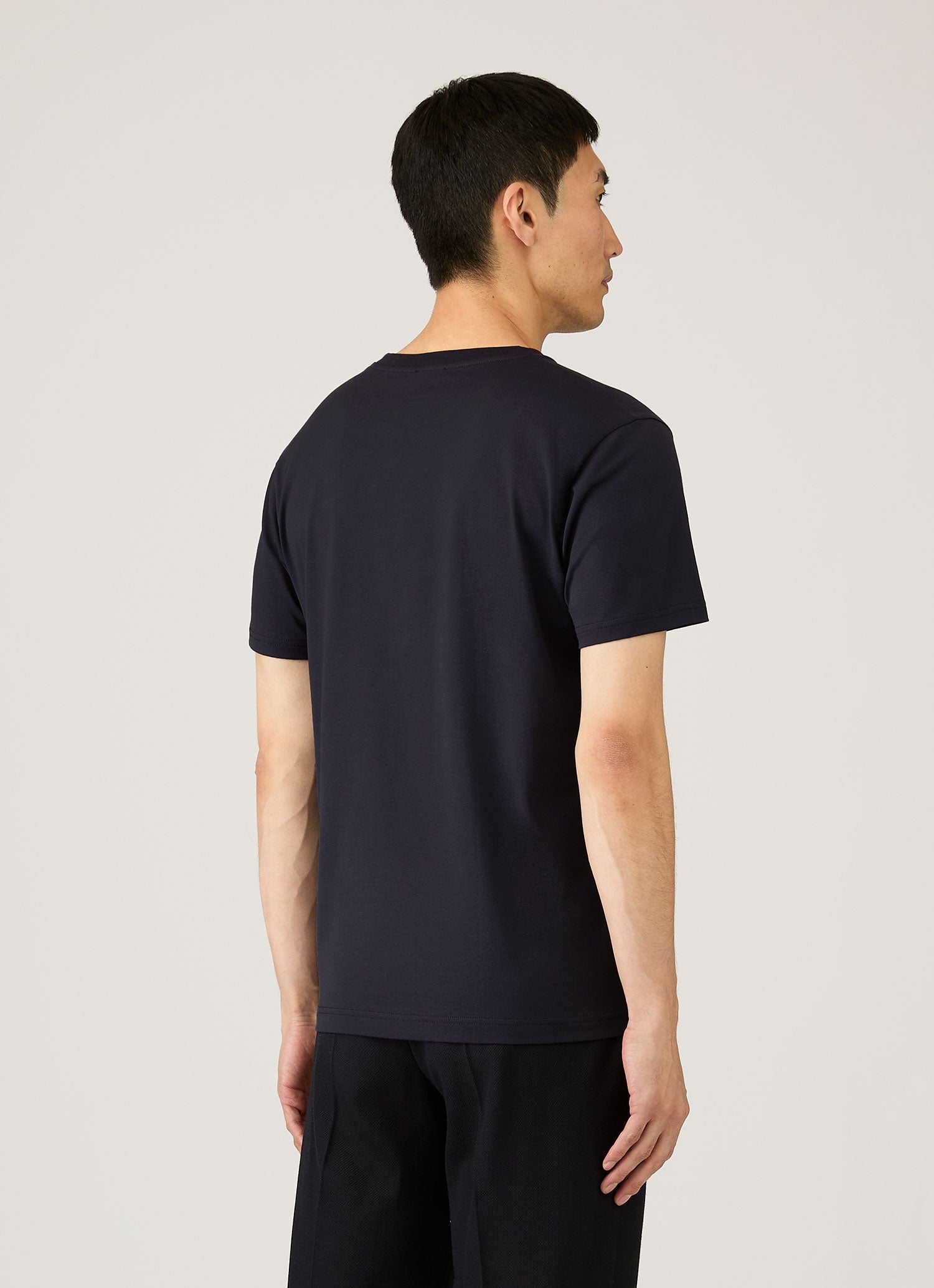 リヴィエラ（ミッドウェイト） Tシャツ（Midnight Navy）| Sunspel