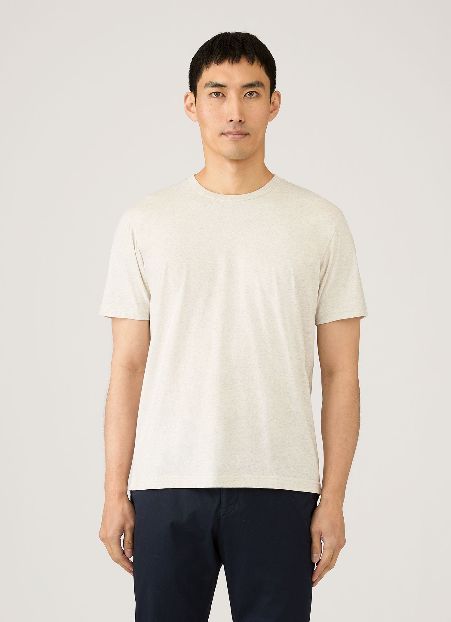 リヴィエラ（ミッドウェイト） Tシャツ（Archive White Melange）| Sunspel