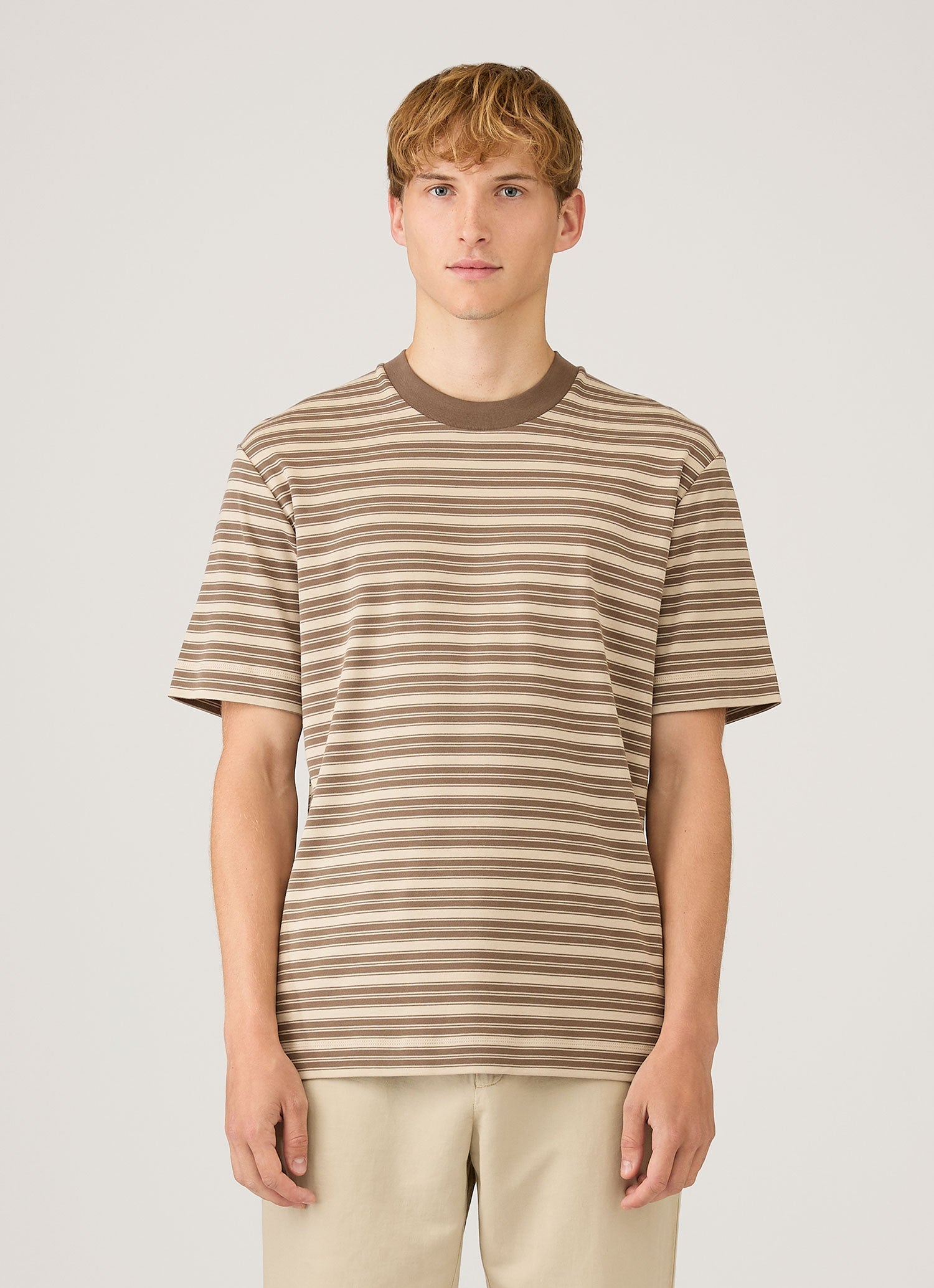 リラックスフィット（ヘビーウェイト） Tシャツ（Hazelwood/Dark Cedar