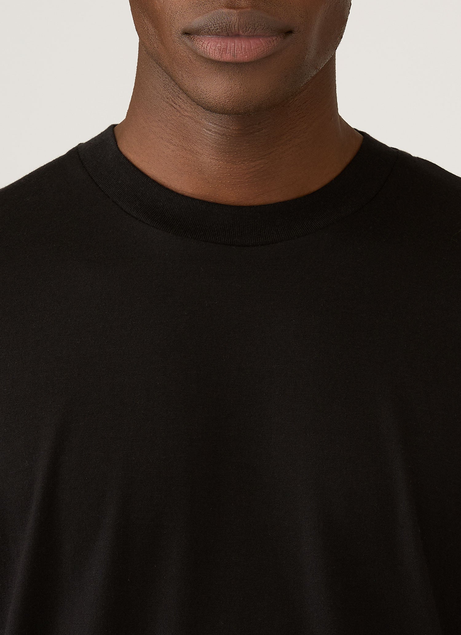 シルクコットン カシミヤ Tシャツ（Black）| Sunspel