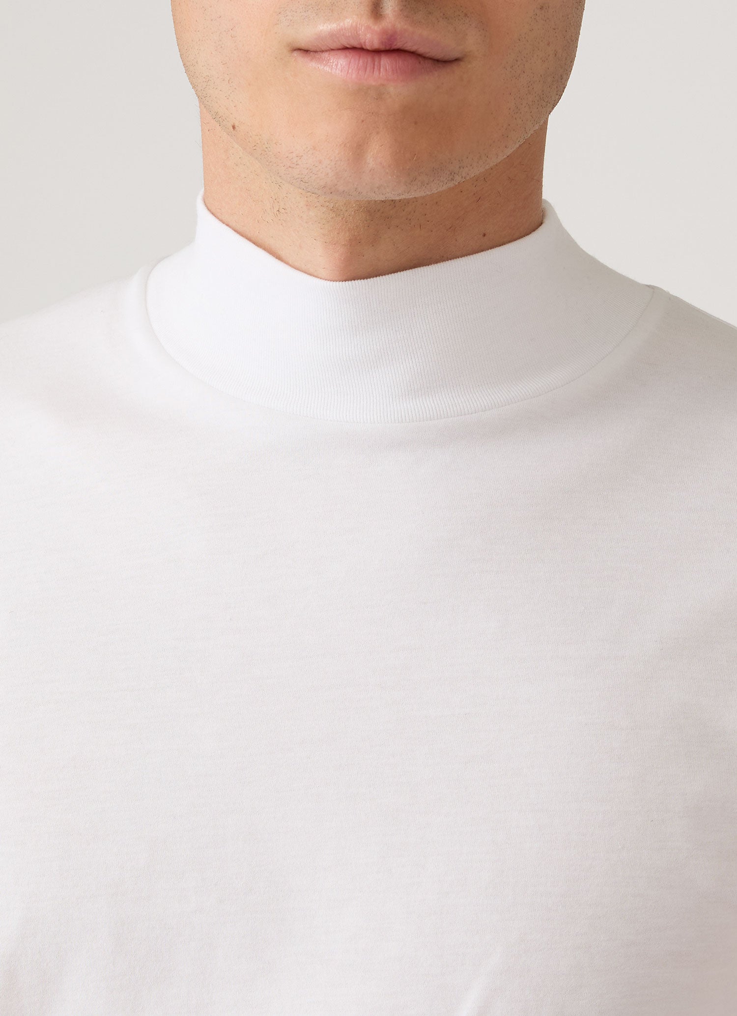 ブラッシュドコットン ロングスリーブ モックネックTシャツ（White