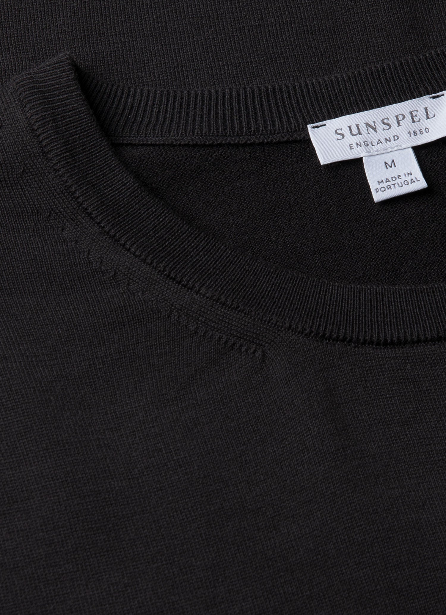 シーアイランドコットン ニット Tシャツ（Black）| Sunspel