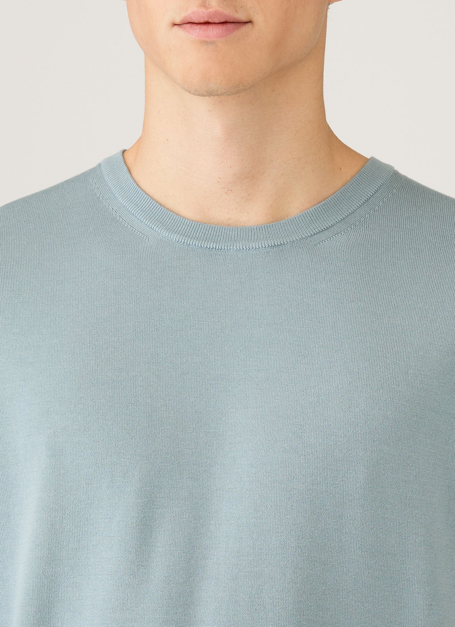 シーアイランドコットン ニット Tシャツ（Stone Blue）| Sunspel