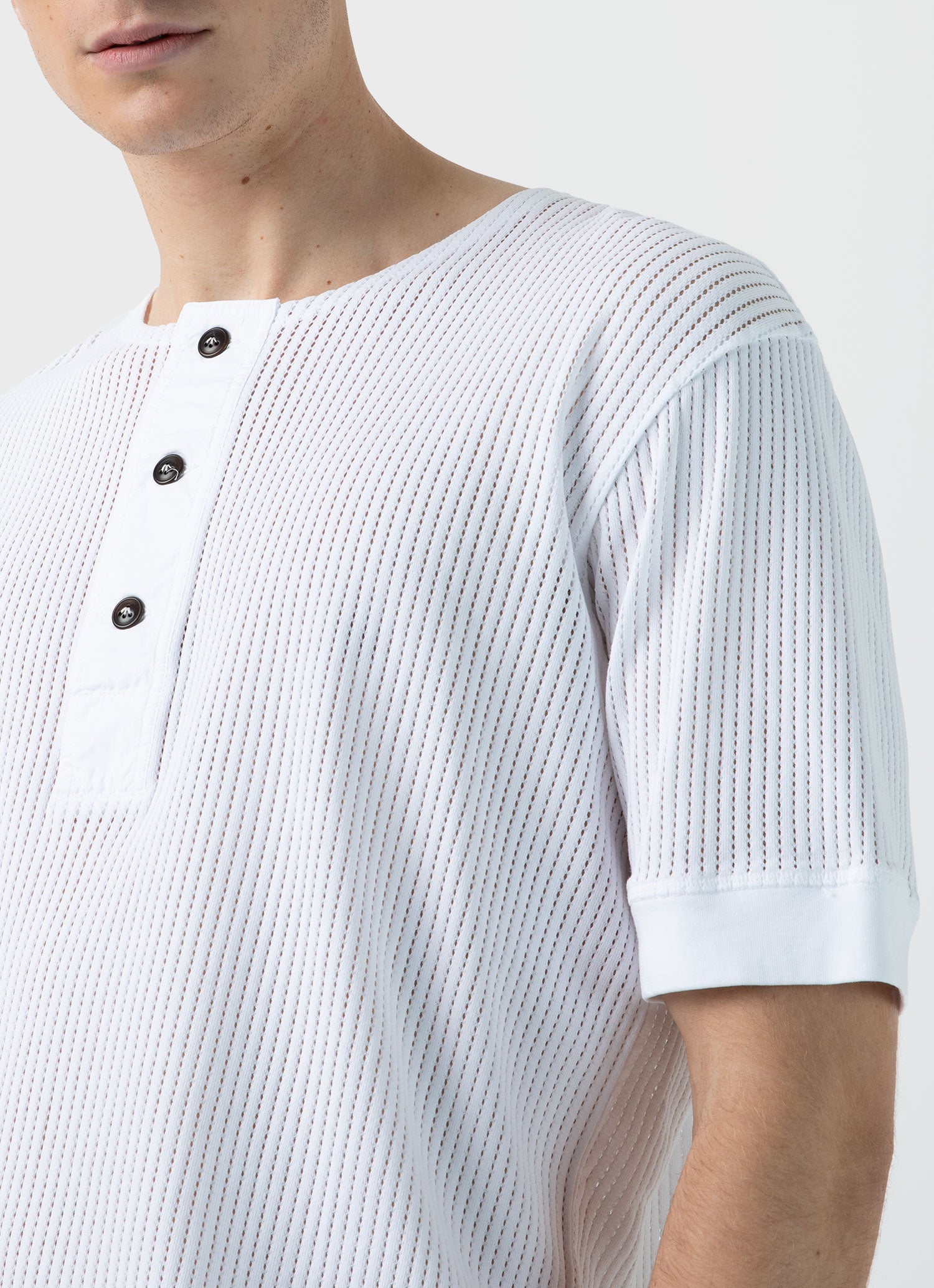 Sunspel x Nigel Cabourn メッシュ ヘンリー（White）| Sunspel