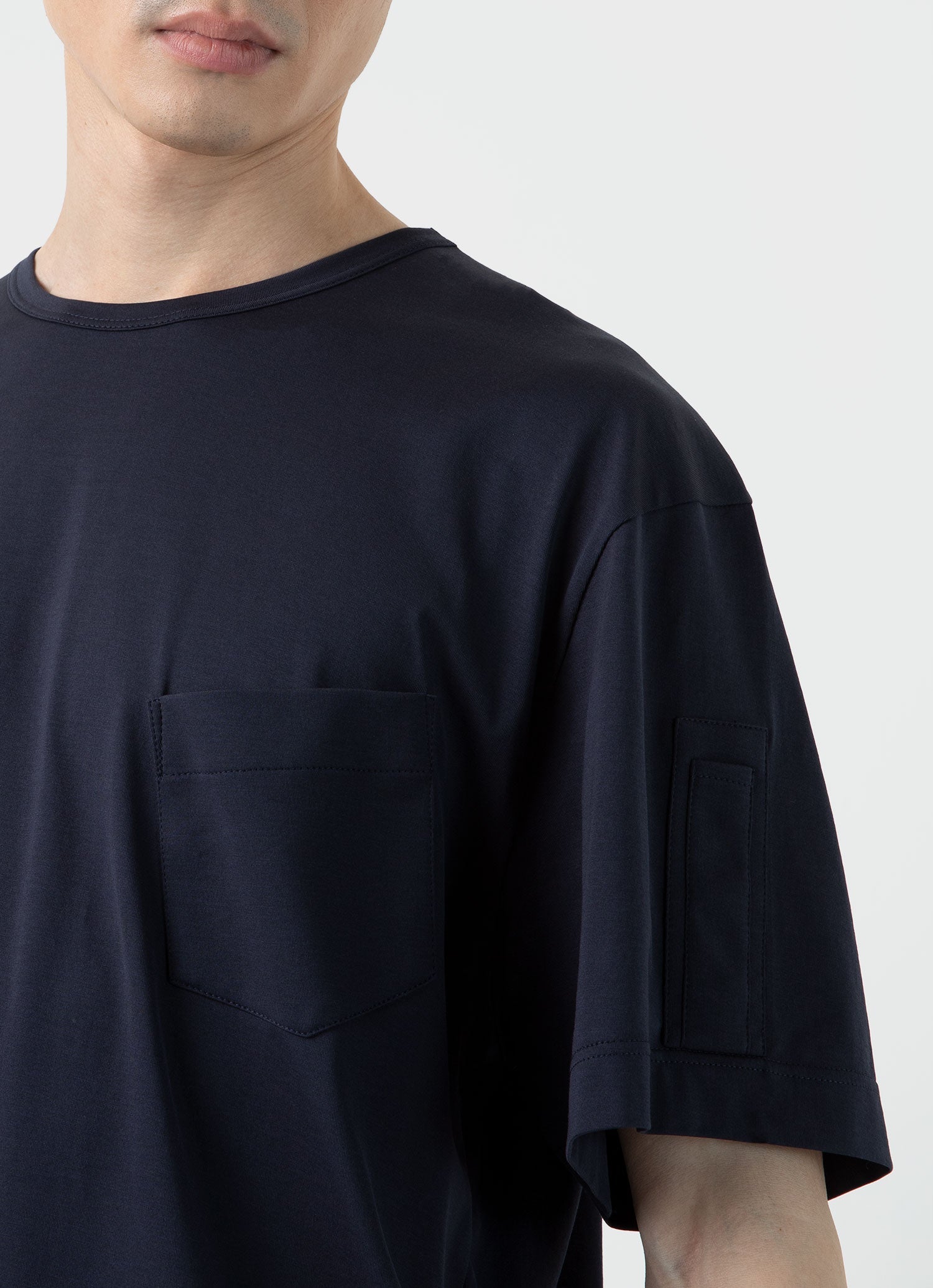 Sunspel x Nigel Cabourn Tシャツ（Navy）| Sunspel