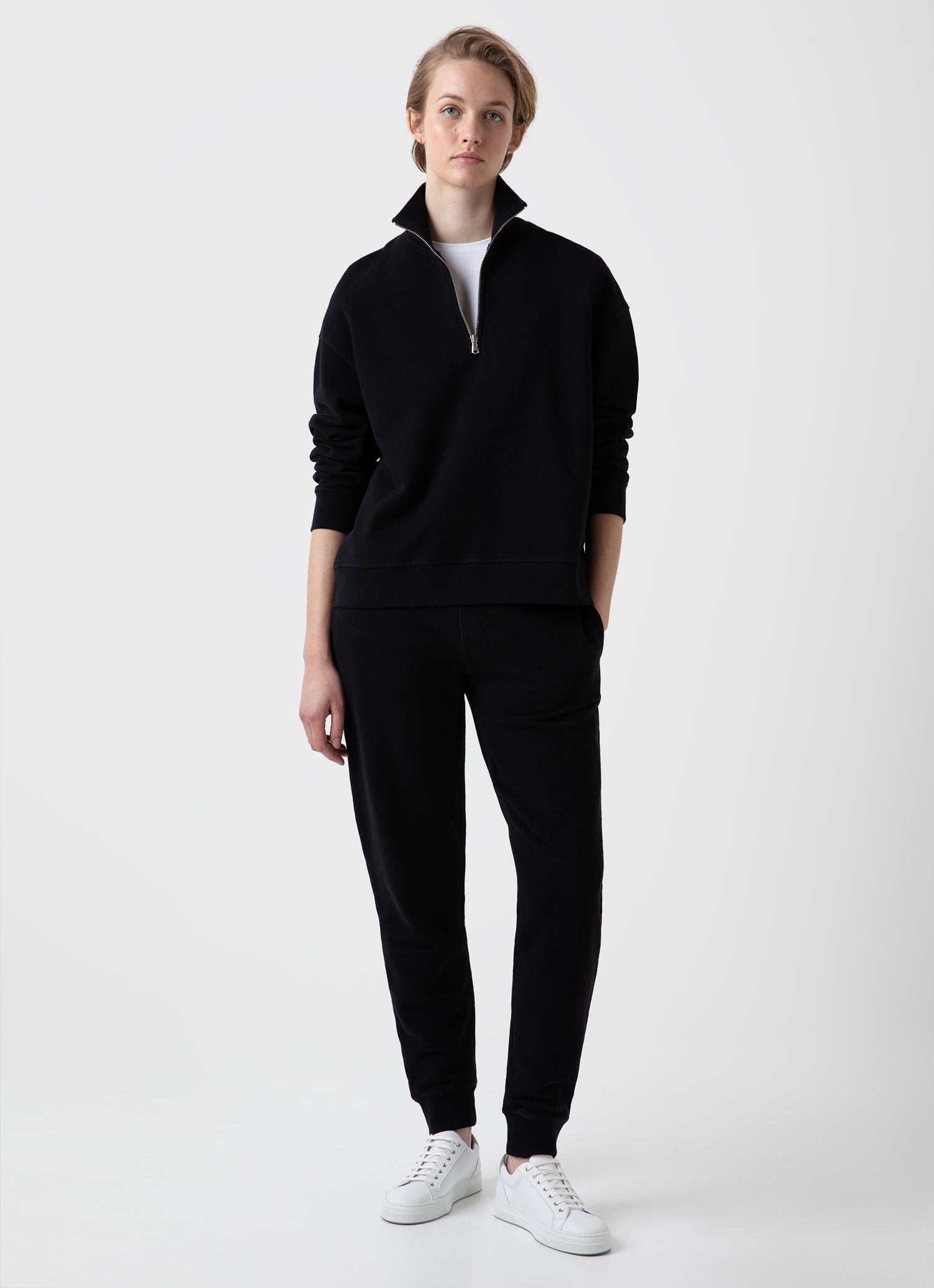 ハーフジップループバックスウェットシャツ （Black）| Sunspel