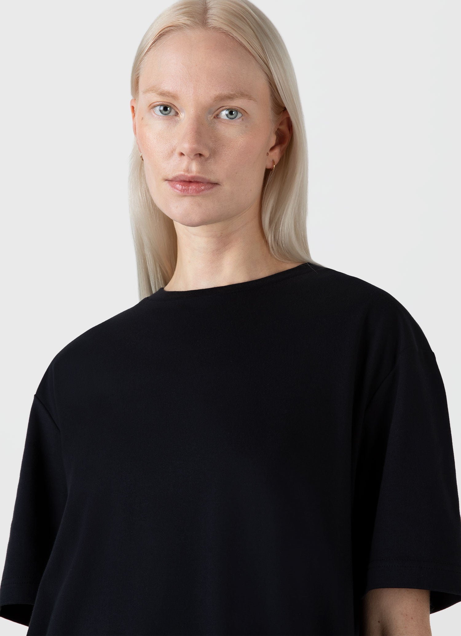 オーバーサイズ（ヘビーウェイト）Tシャツ（Black）| Sunspel