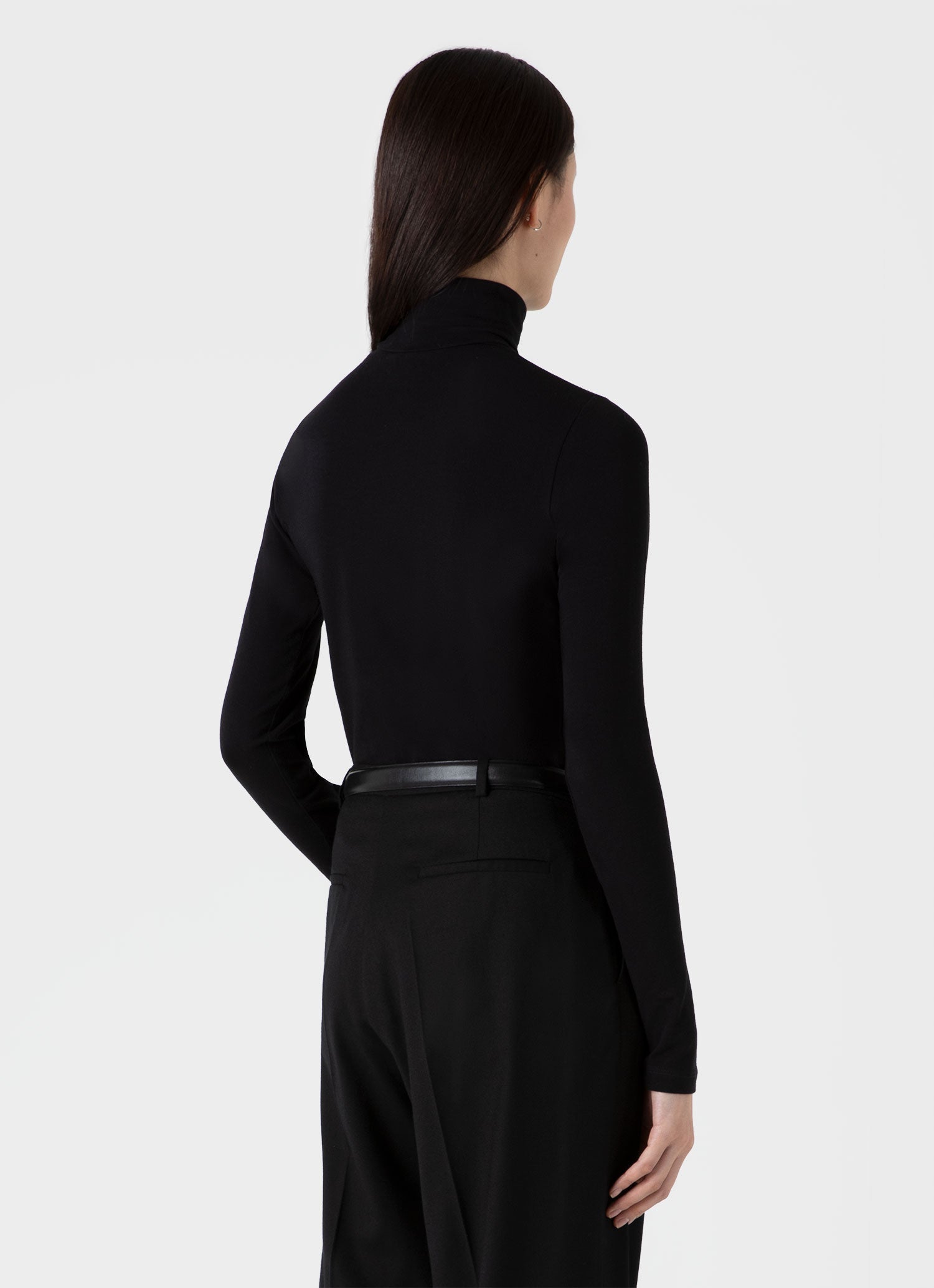 ロングスリーブロールネックトップス（Black）|Sunspel