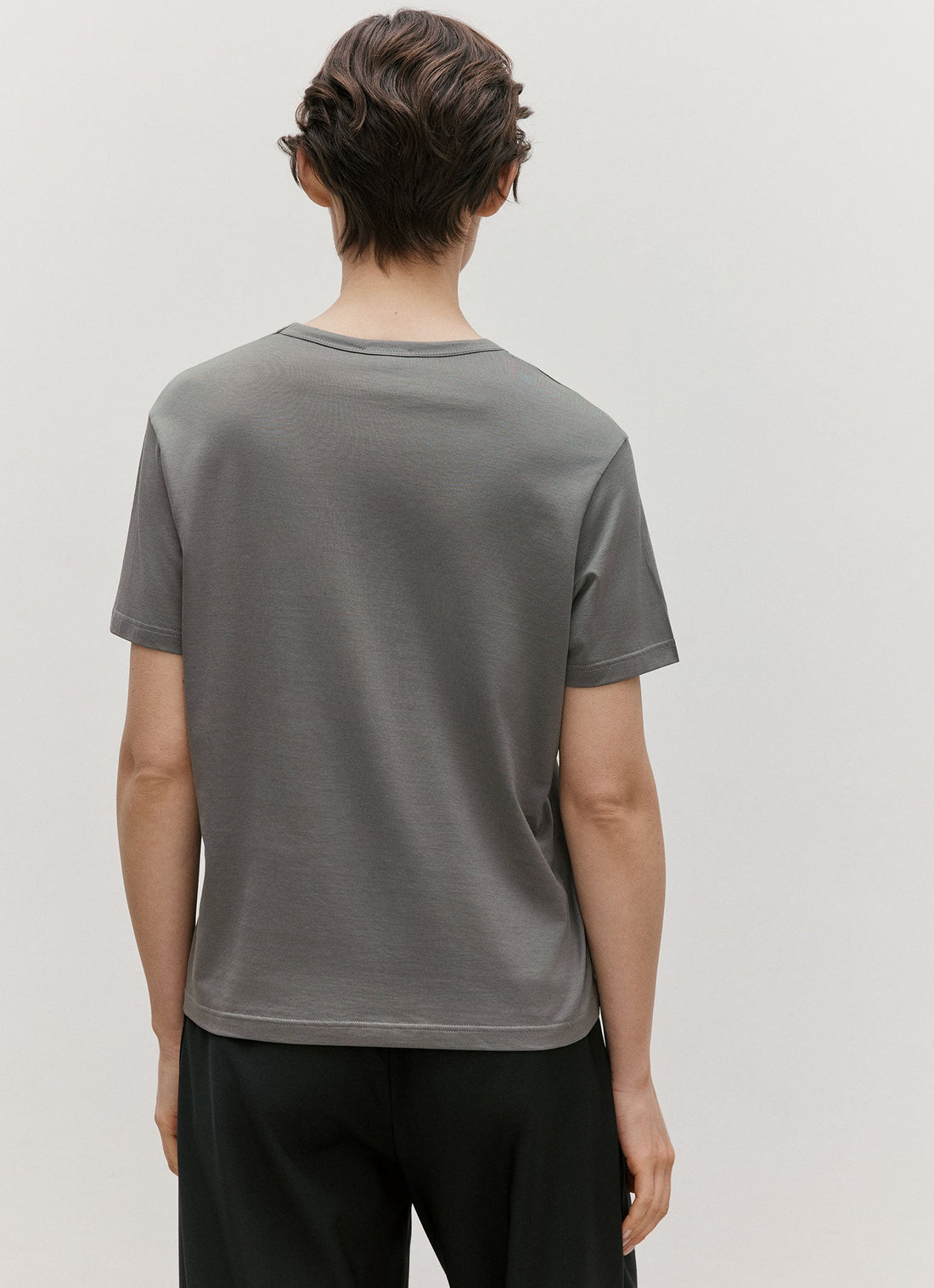 リラックスフィット Tシャツ
