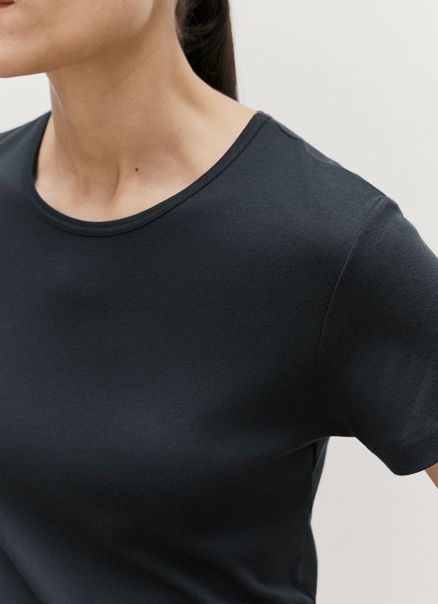 シーアイランド コットン Tシャツ （Black）| Sunspel
