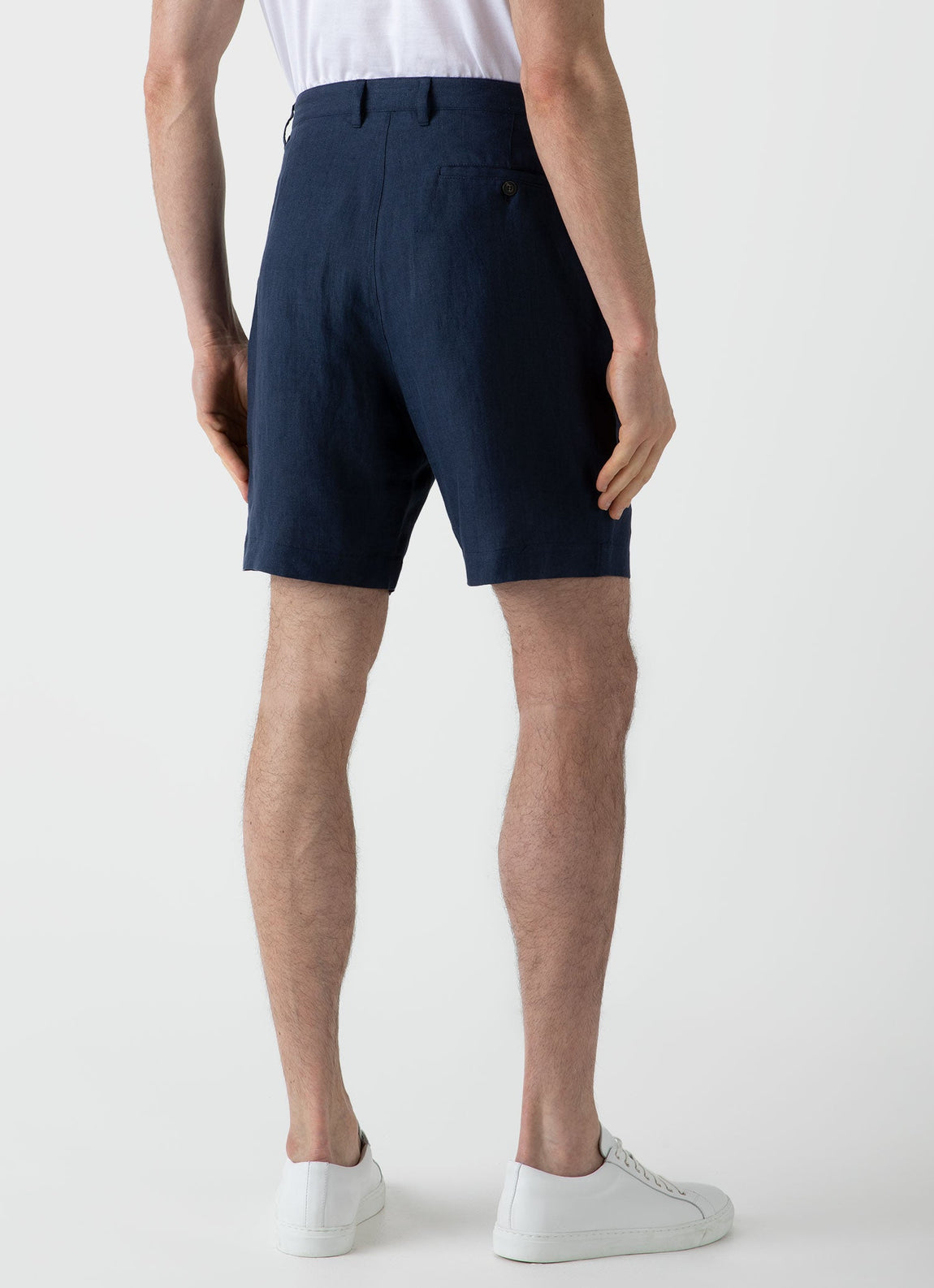 Men's Pleated Linen Short in Light Navy