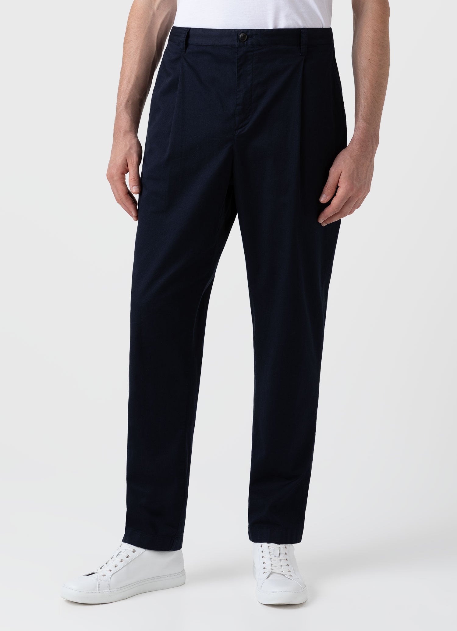 Men's Pleated Twill Trouser in Navy